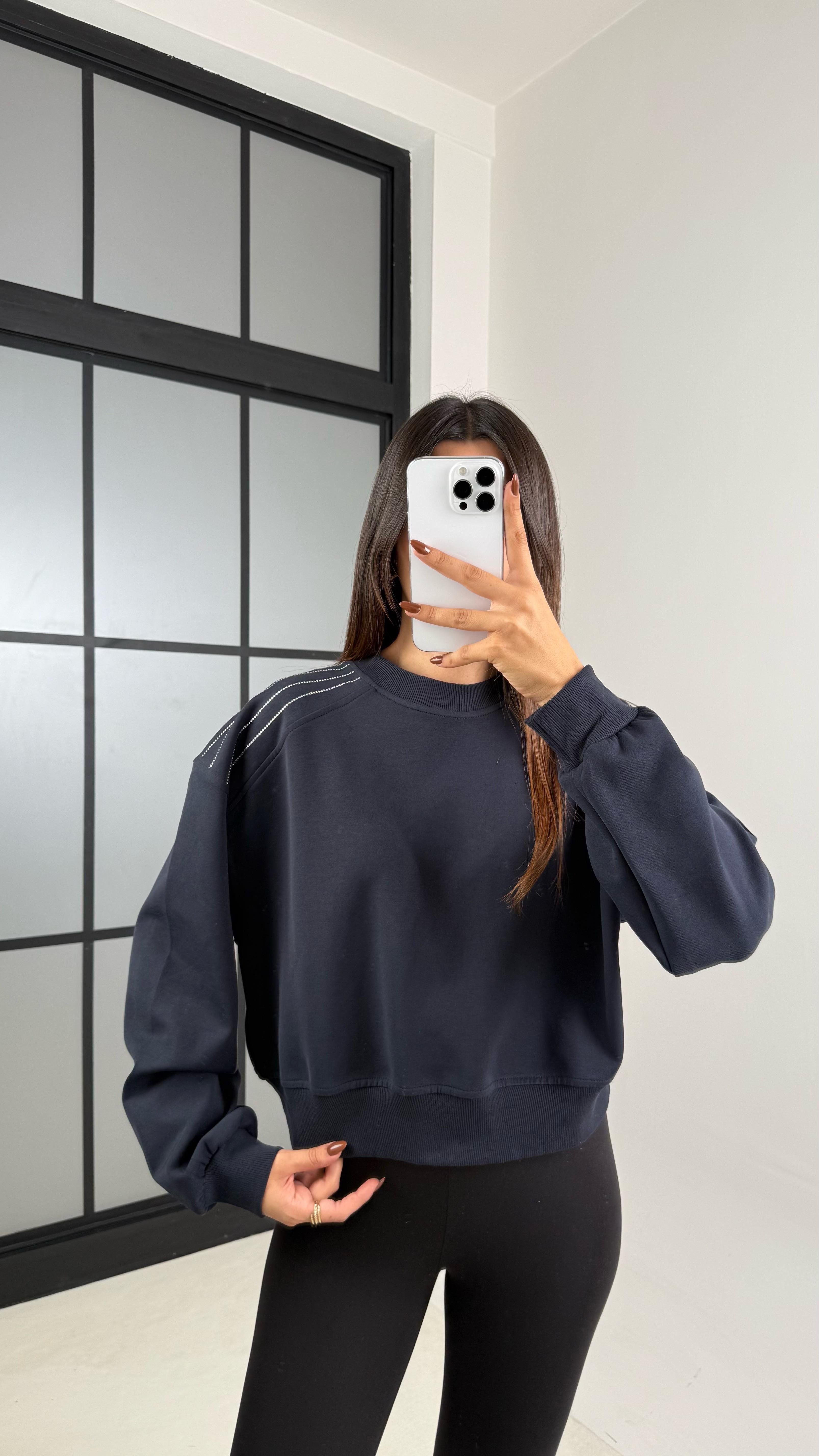 Lacivert Kol Taş Detaylı Tasarım Kazak GAUS-00110GAUS الكنزات GAUS-00110