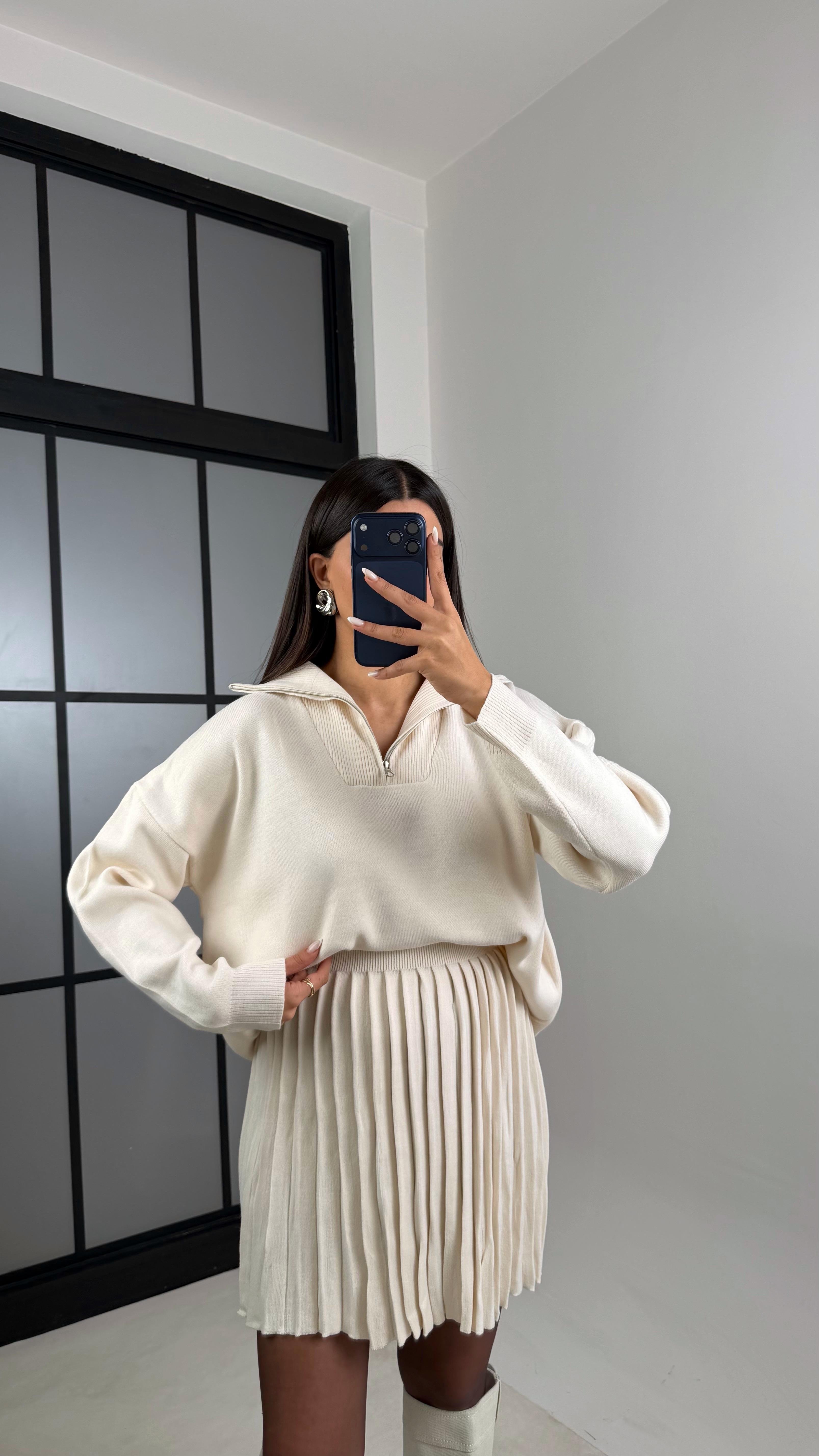 Krem Yakası Fermuarlı Kazak Beli Lastikli Pileli Etek Triko Takım GAUS-00204GAUSTAKIMGAUS-00204