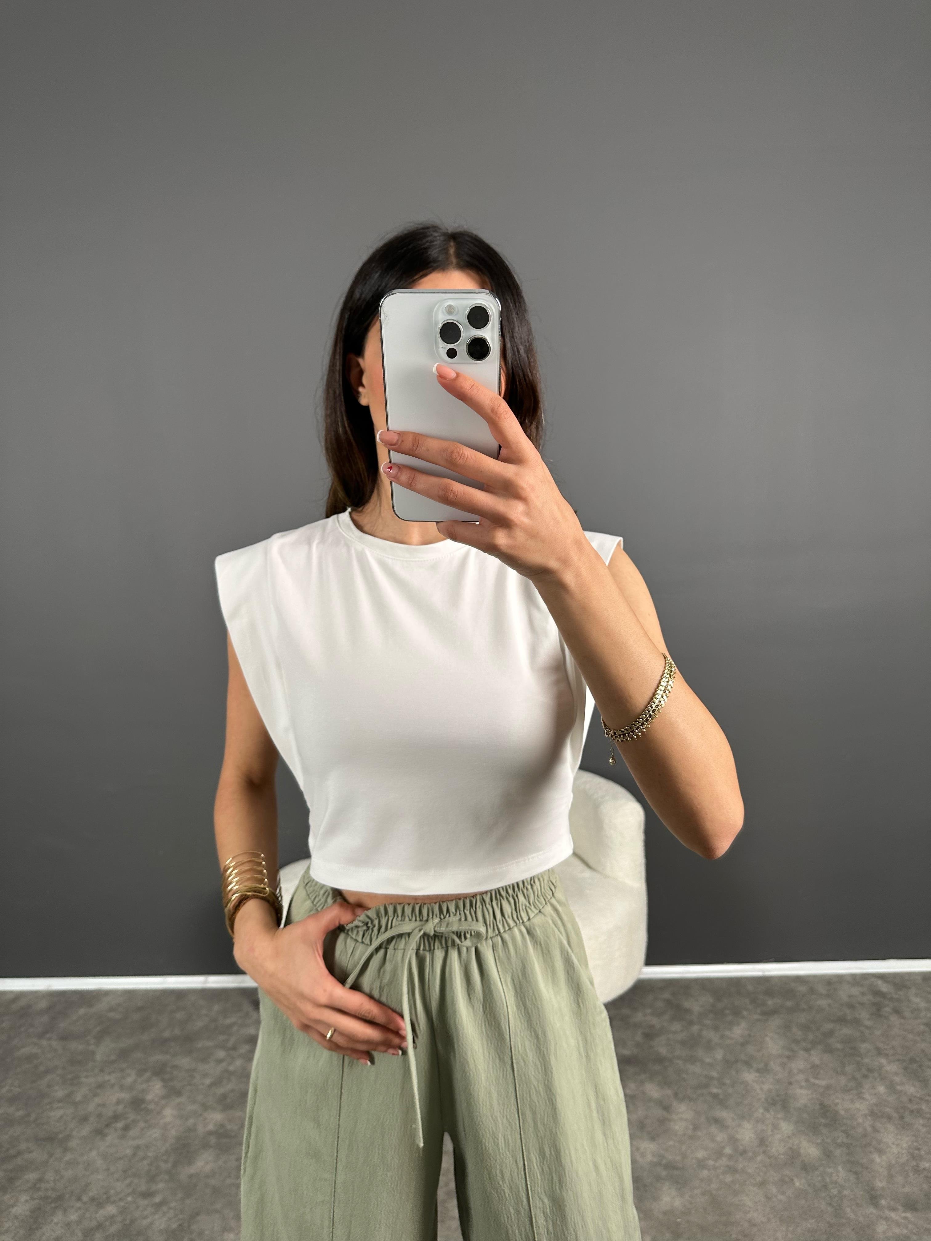 Beyaz Kol Detaylı Crop Tshirt 