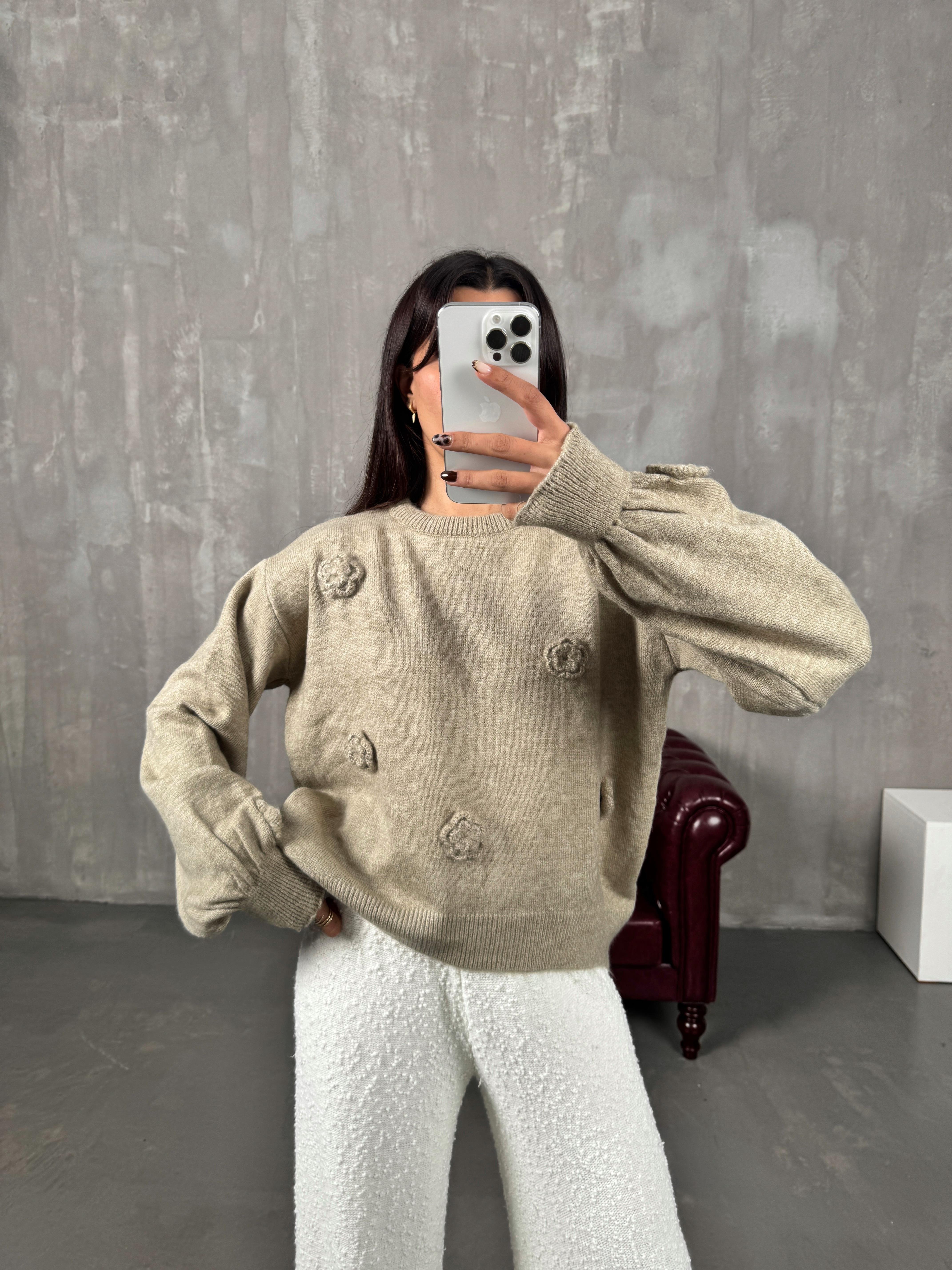 Made Vizon Çiçek Örmeli Triko Kazak 