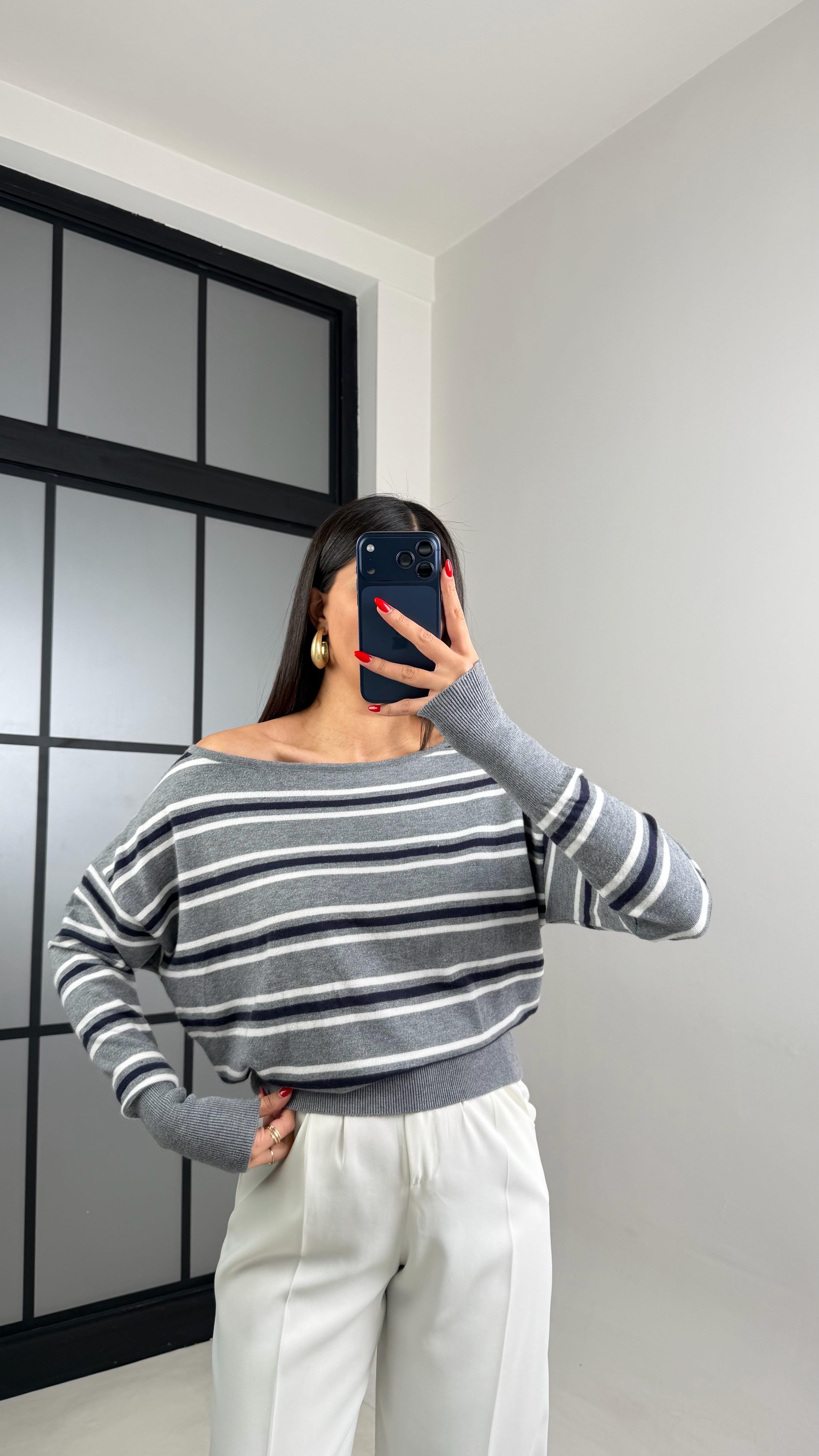 Antrasit Kalın Çizgili Kayık Yaka Bluz GAUS-00956GAUSBLUZGAUS-00956