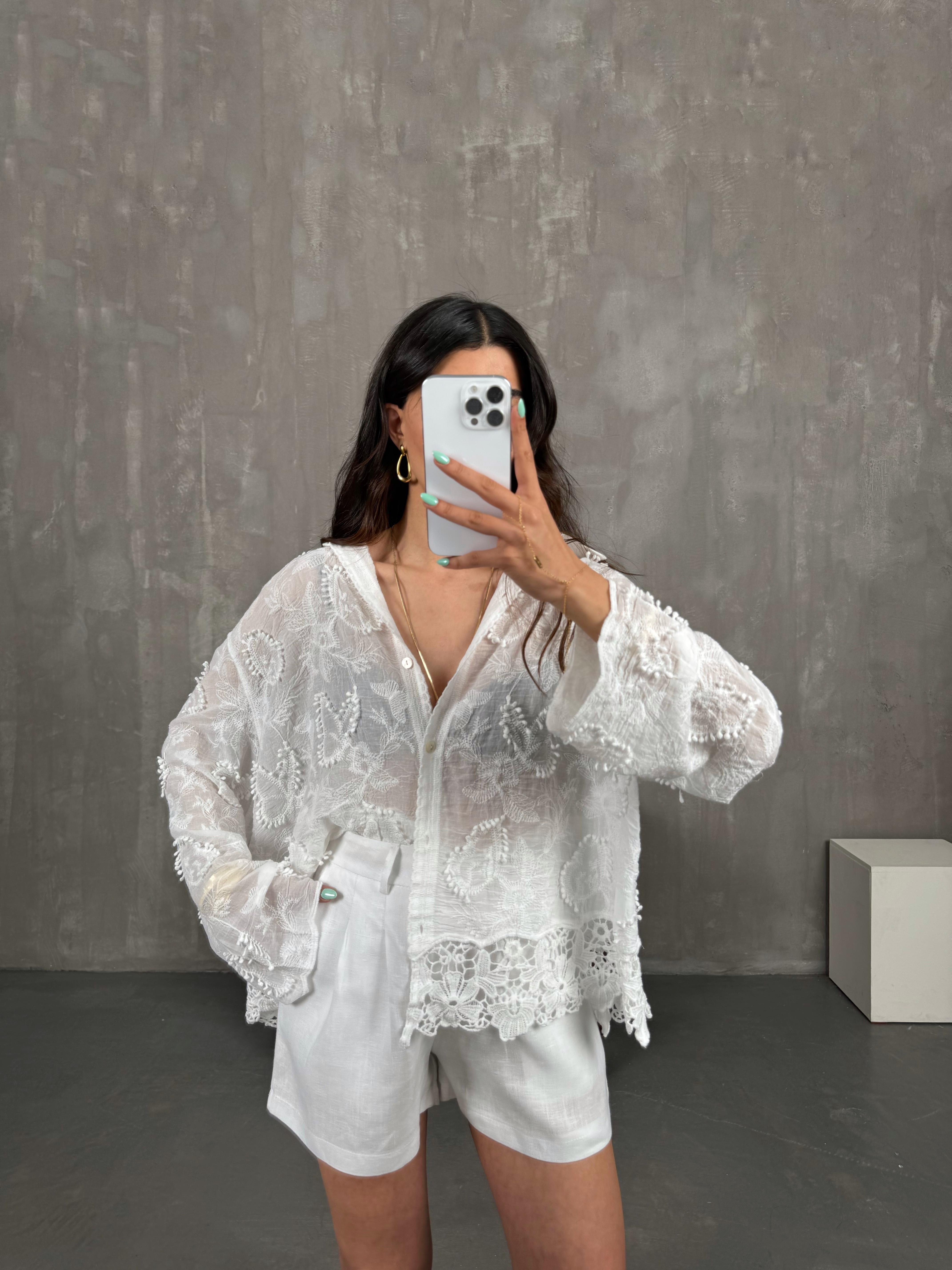 Beyaz Dantel İşlemeli Premium Gömlek Gaus00229GausGÖMLEKGU1001529