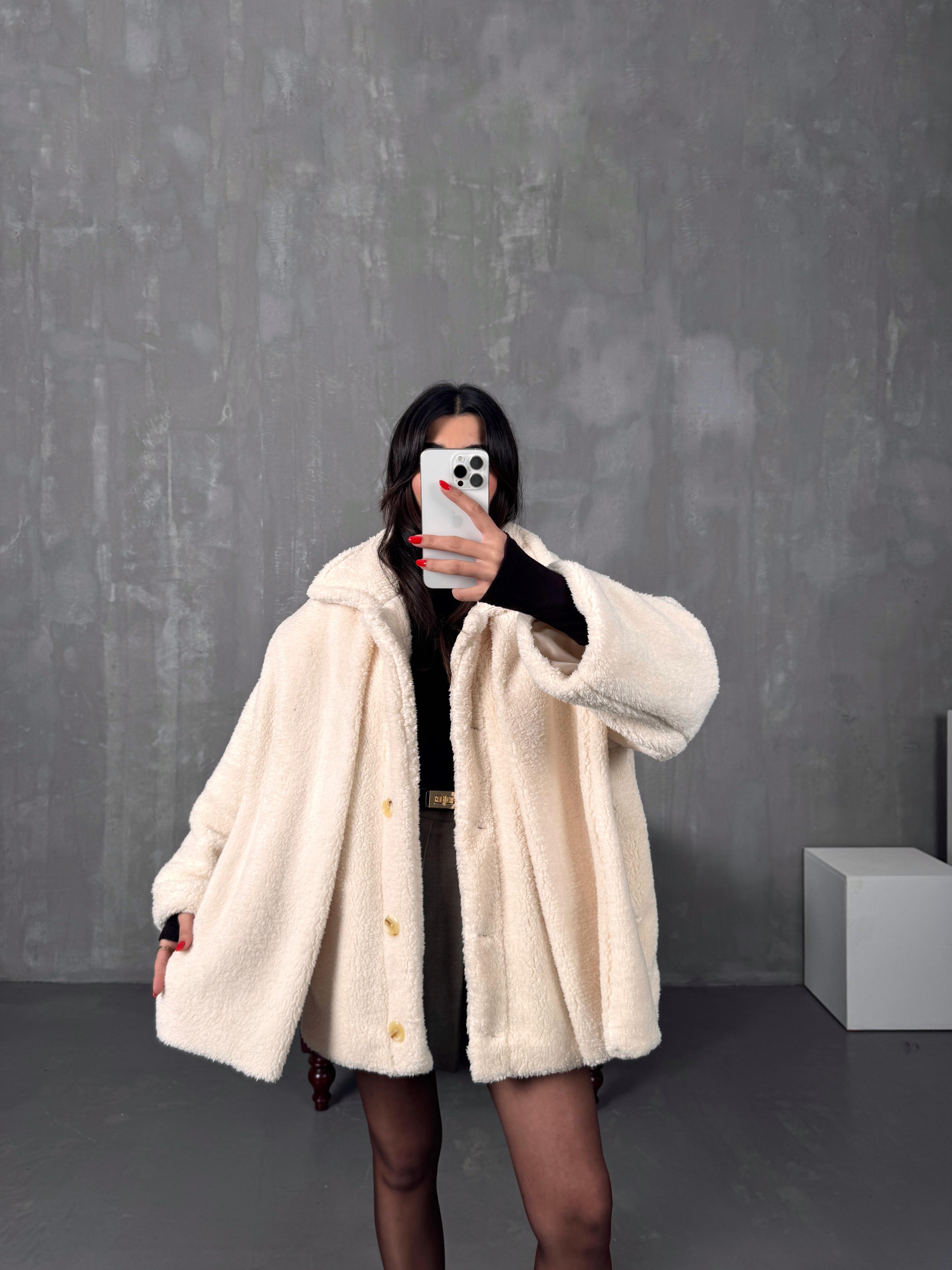 Monce Krem Astarlı Atkı Detaylı Peluş Kaban