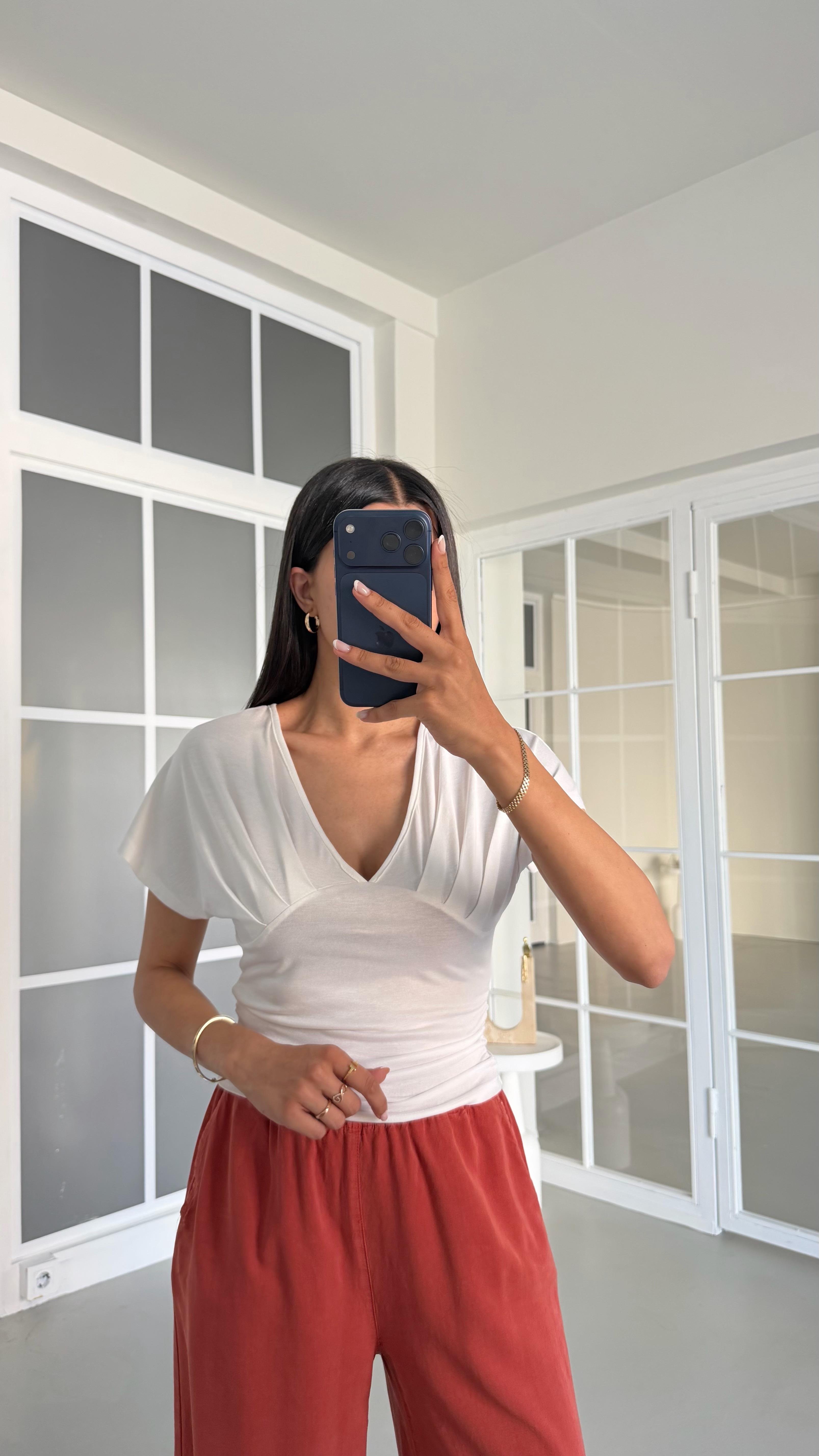 Ekru Sırt Bağlama Detaylı Drapeli Bluz GAUS-01588GAUSBLUZGAUS-01588