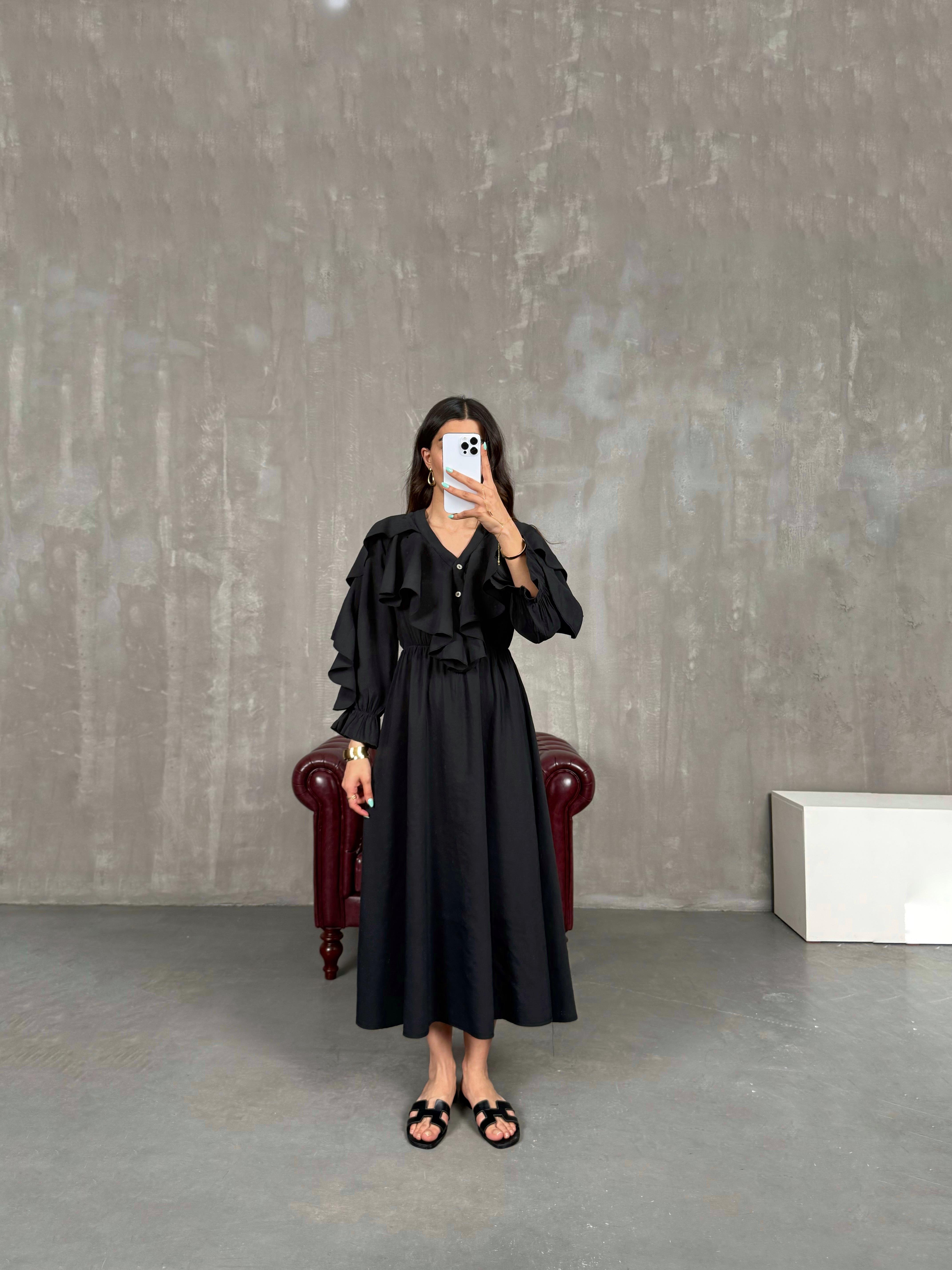 Siyah V Yakalı Önü Düğmeli Fırfır Detaylı Elbise Gaus00227GausELBİSEGU1001526