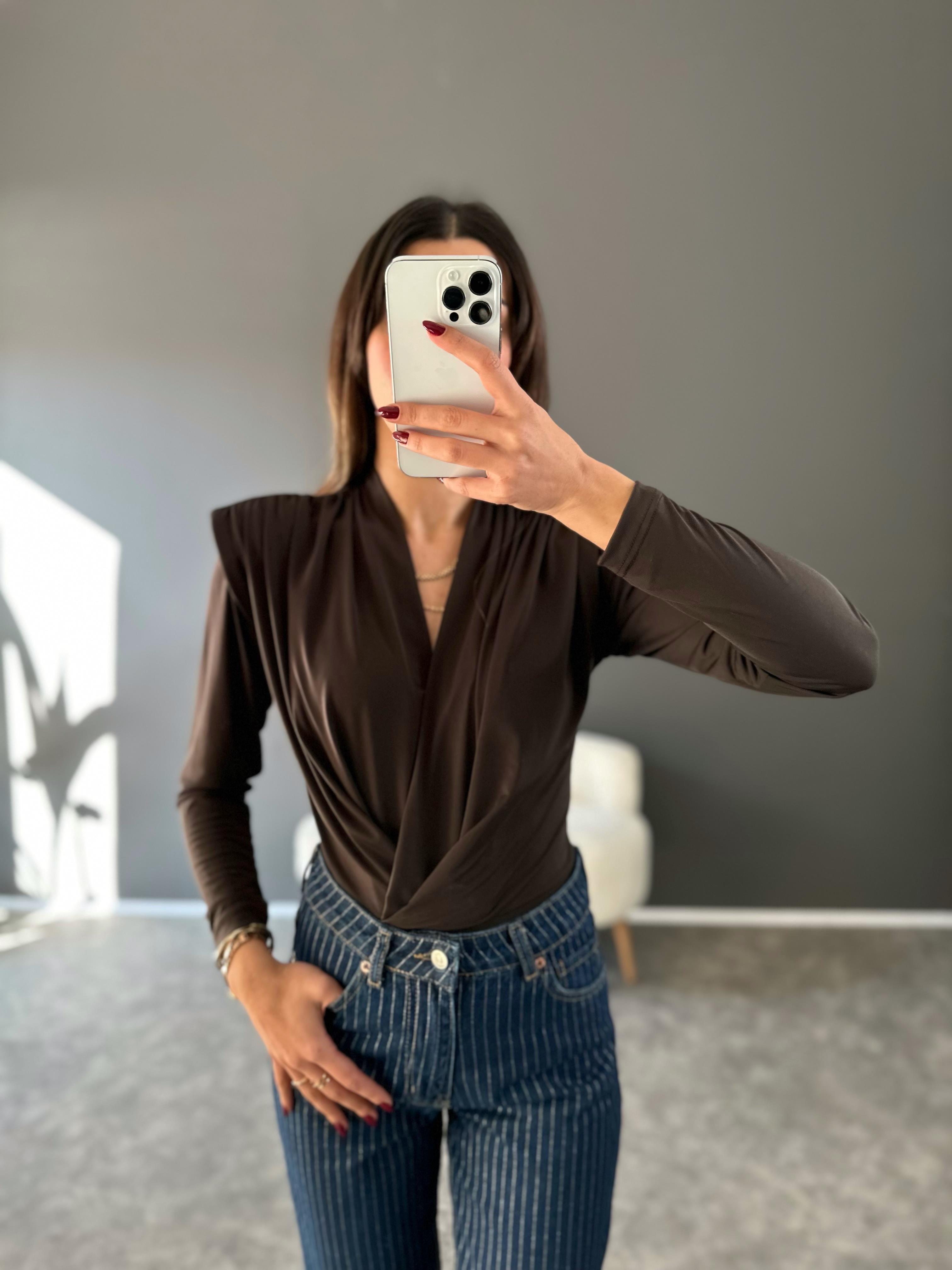 Kahverengi V yaka Vatkalı Drapeli Bodysuit