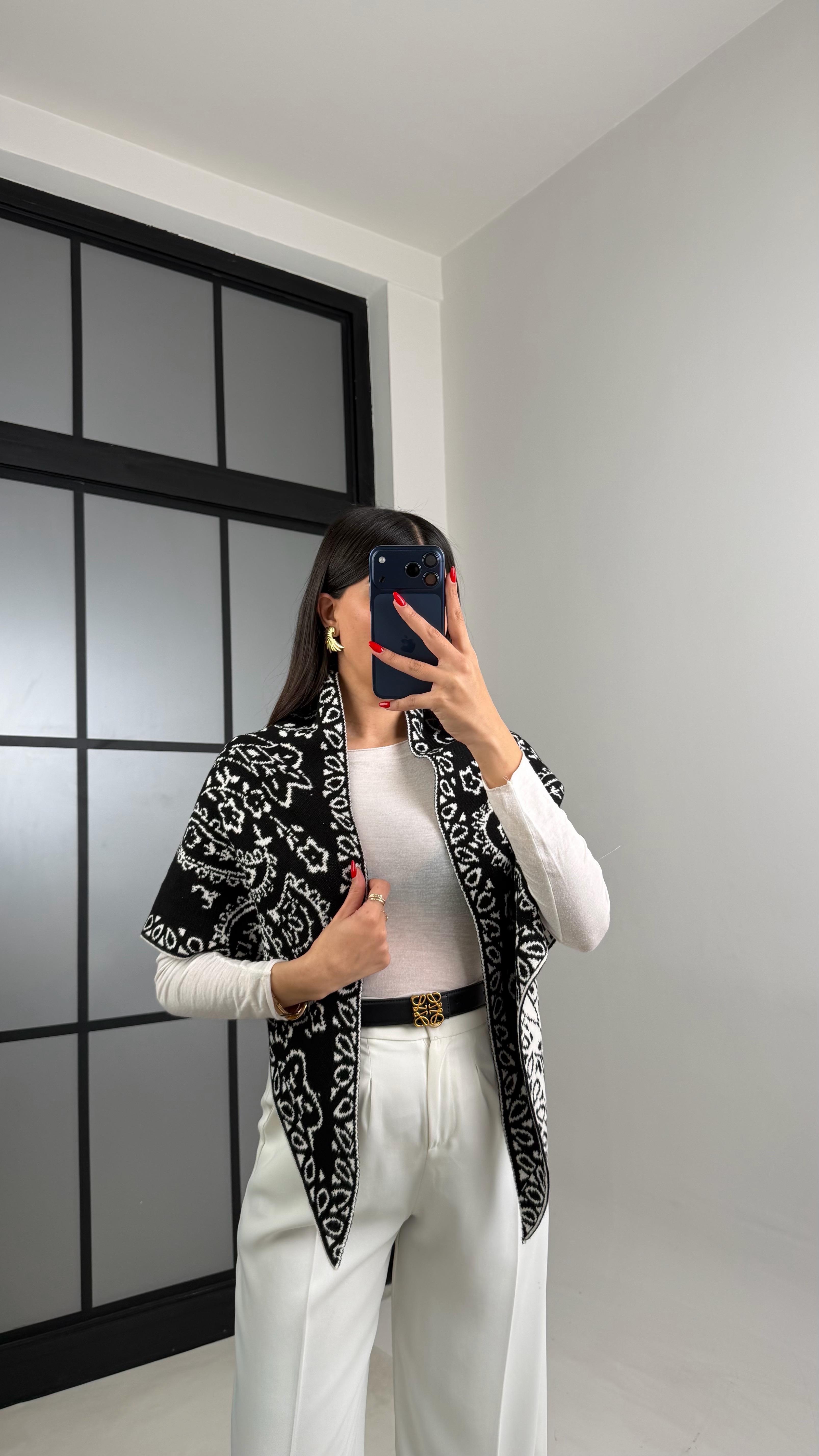 Siyah Desenli Muadil Triko Şal GAUS-00973GAUSŞal & FularGAUS-00973