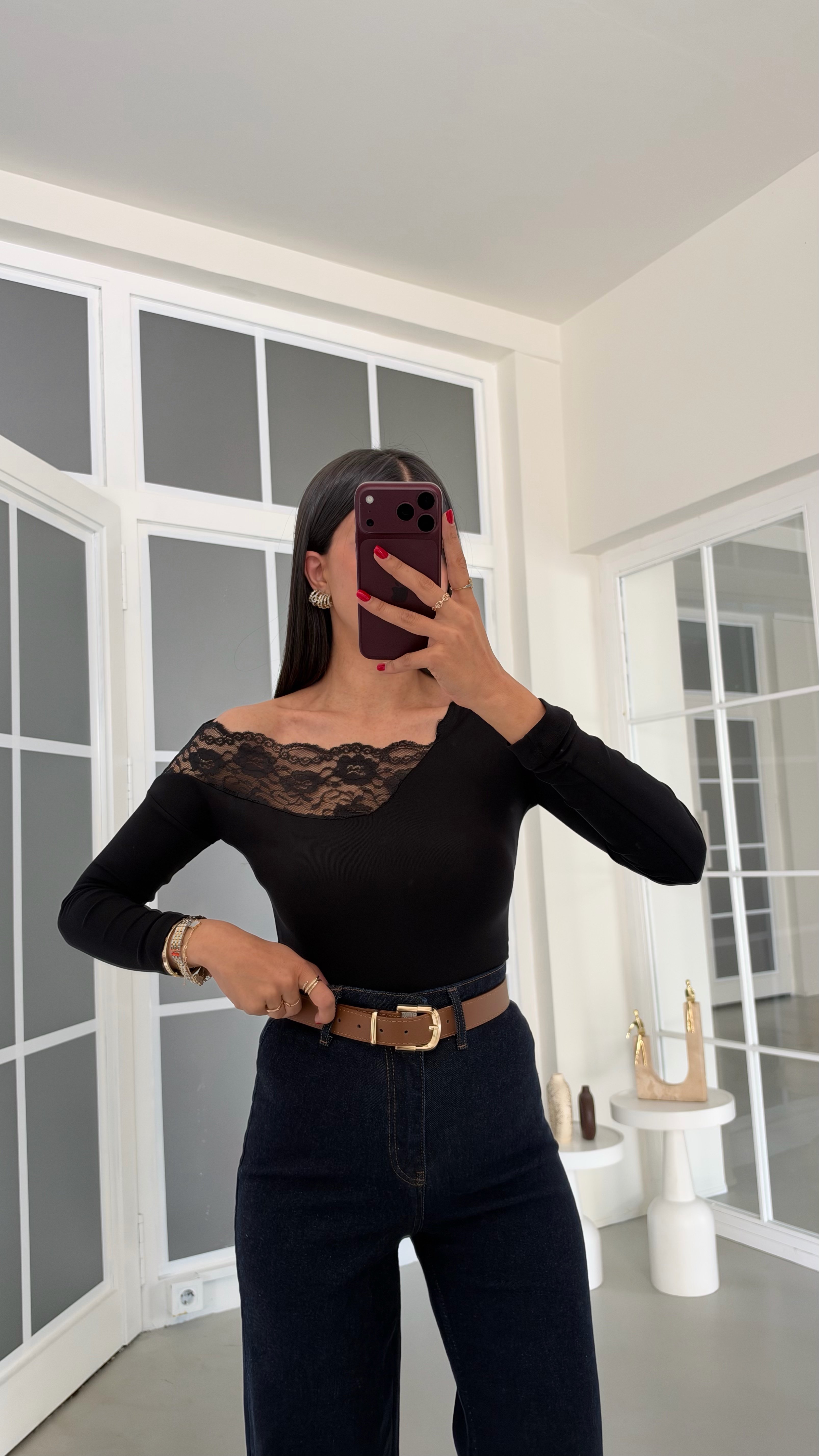 Siyah Yaka Dantel Detaylı Drapeli Bluz GAUS-02250GAUSالبلوزات GAUS-02250