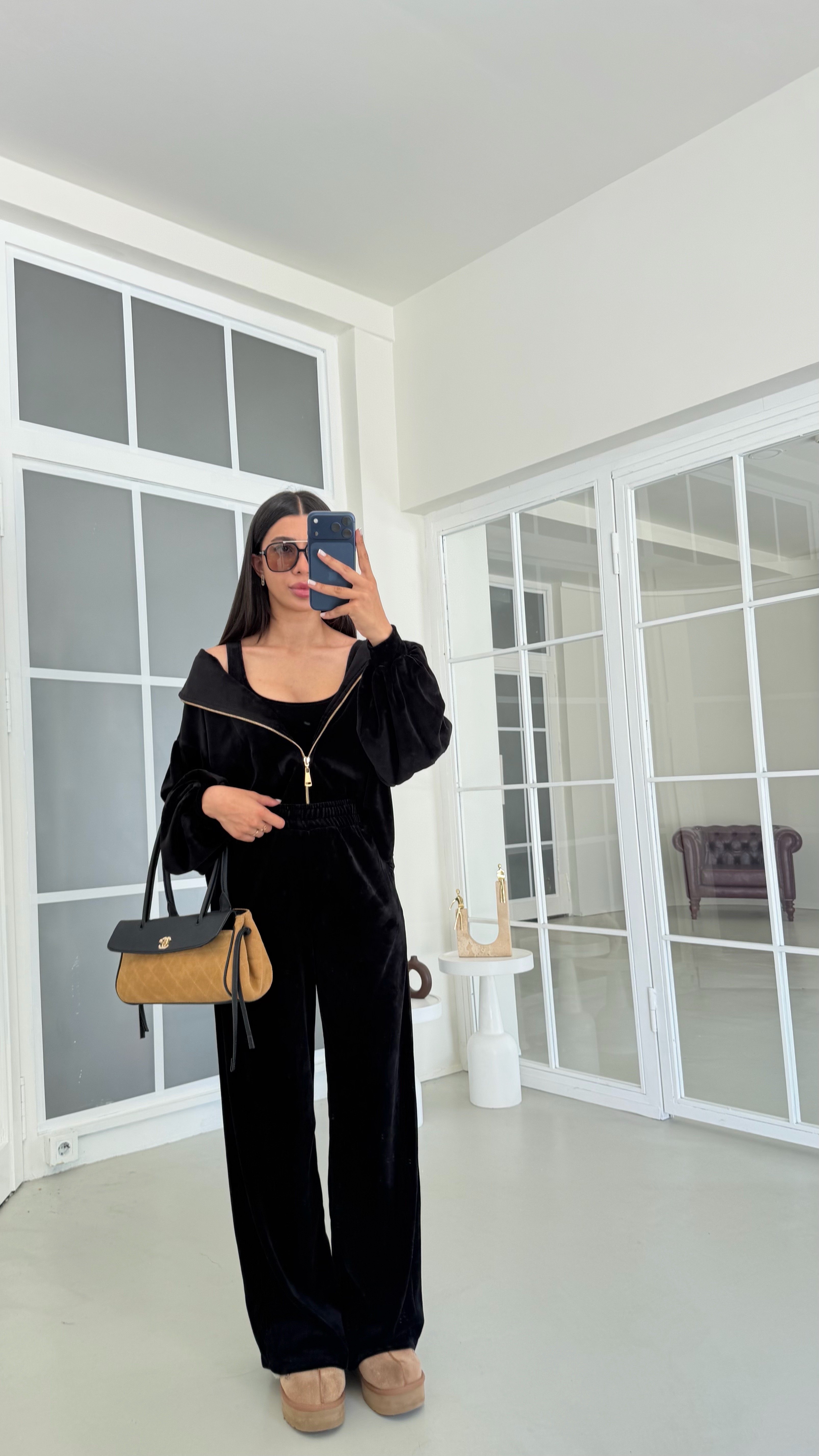 Siyah Kapüşonlu Hırka Crop Beli Lastikli Pantolon 3'lü Kadife Takım GAUS-02033GAUSTAKIMGAUS-02033