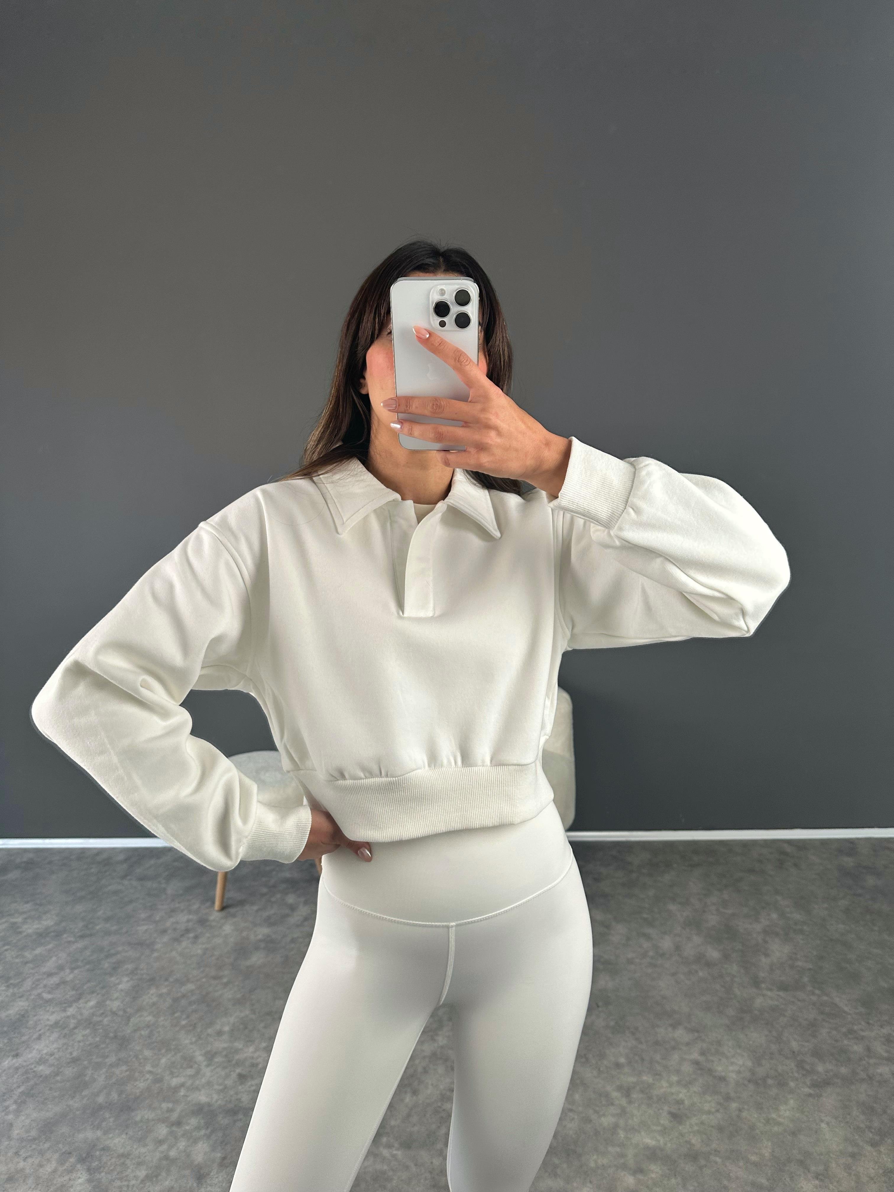 Beyaz Polo Yaka Şardonlu Crop SweatshirtGausSWEATSHIRTGU002624