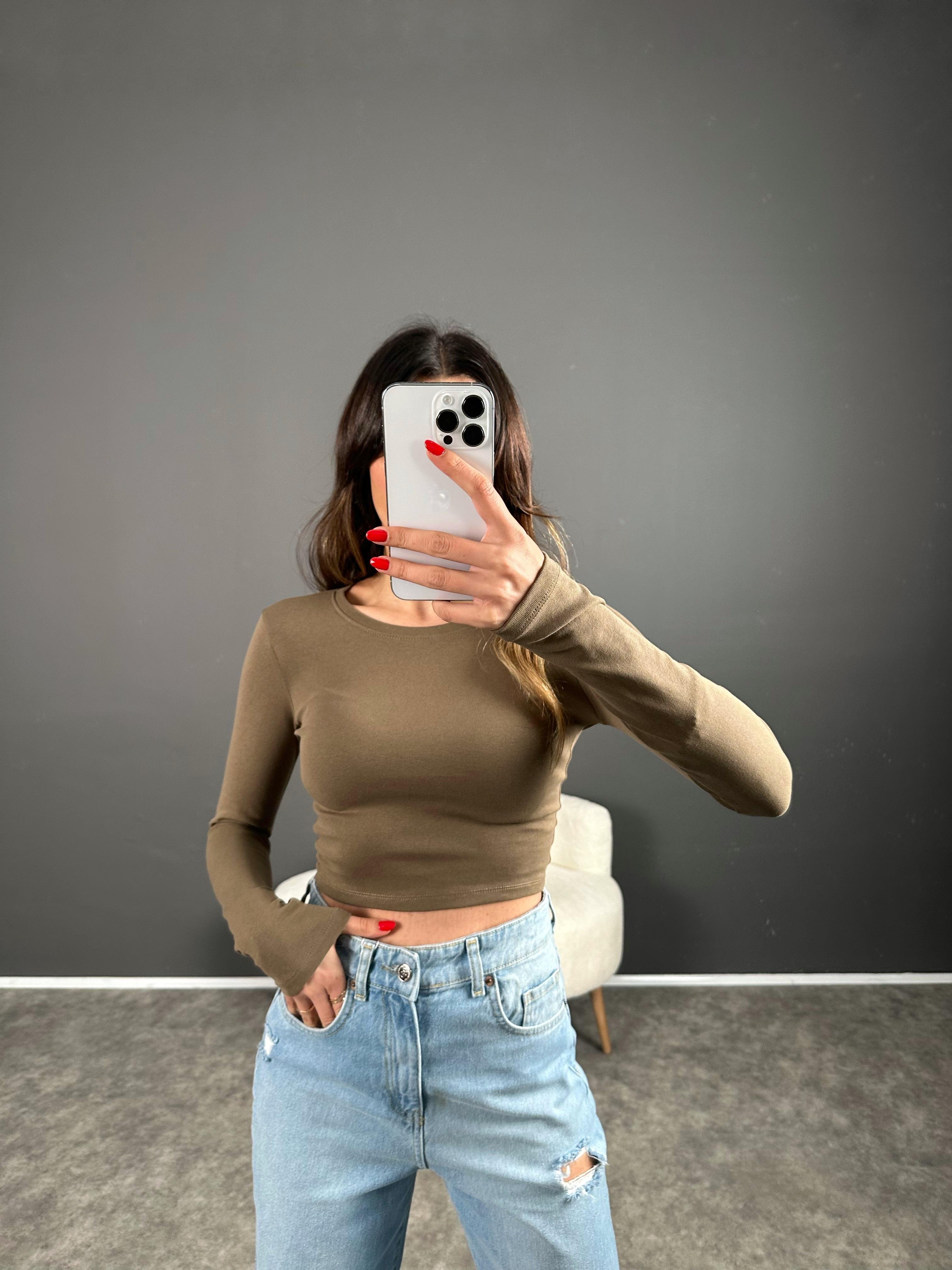 كروب طويل الأكمام بيسيك موديل زد آر كاكي