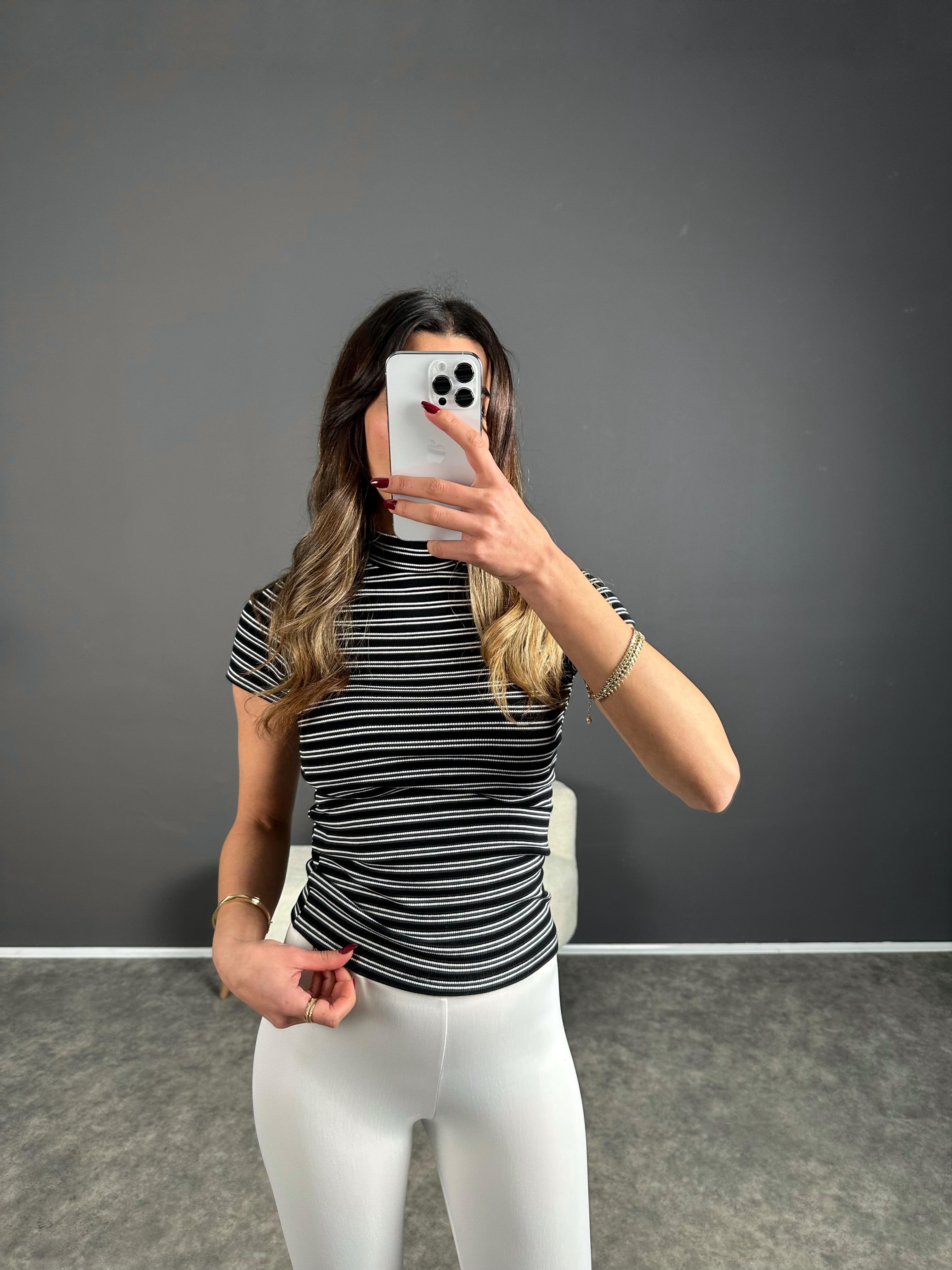 Siyah Çizgili Balıkçı Yaka Tshirt