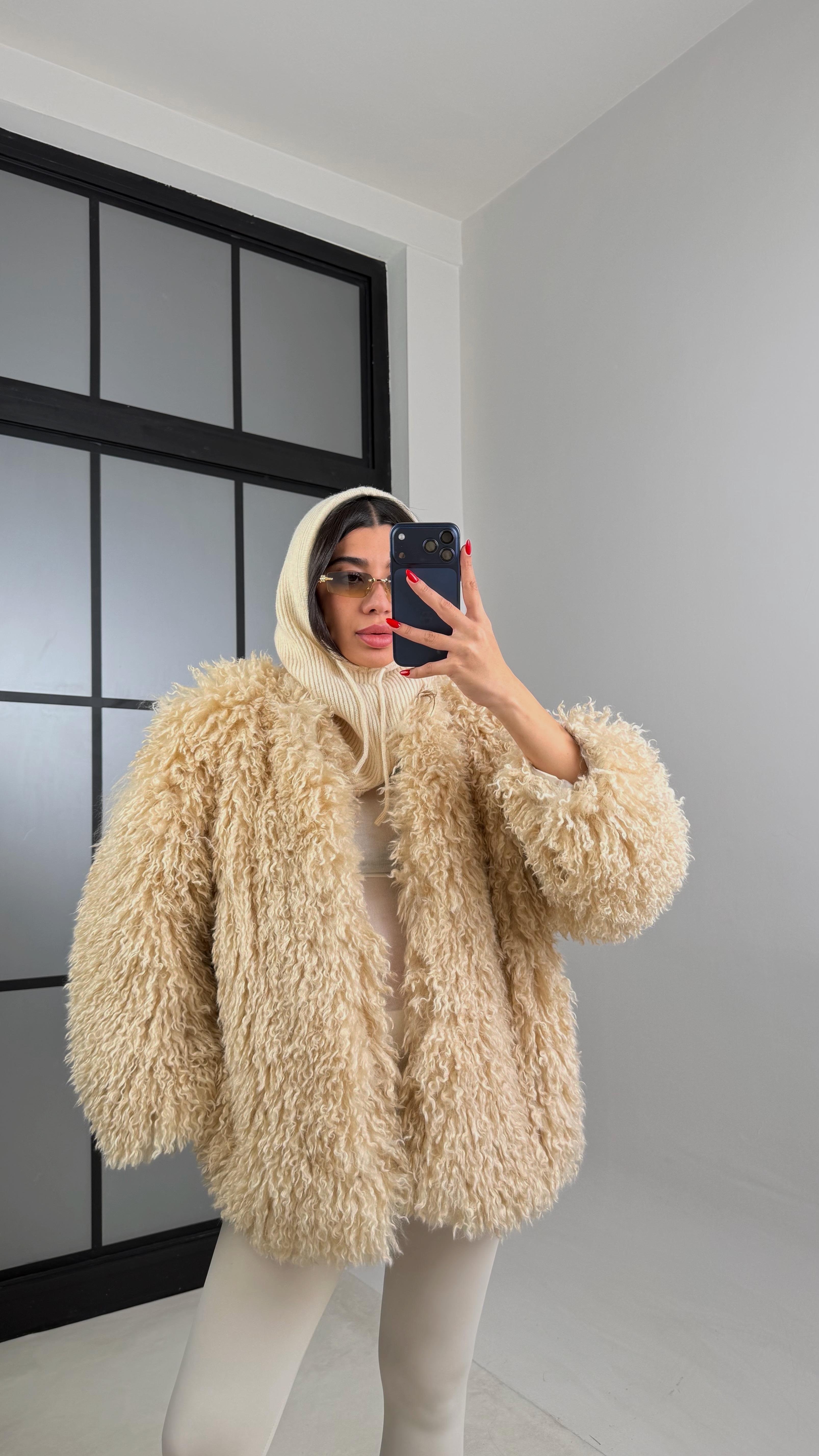 Bej Saçaklı Astarlı Premium Kürk GAUS-00931GAUSMONTGAUS-00931