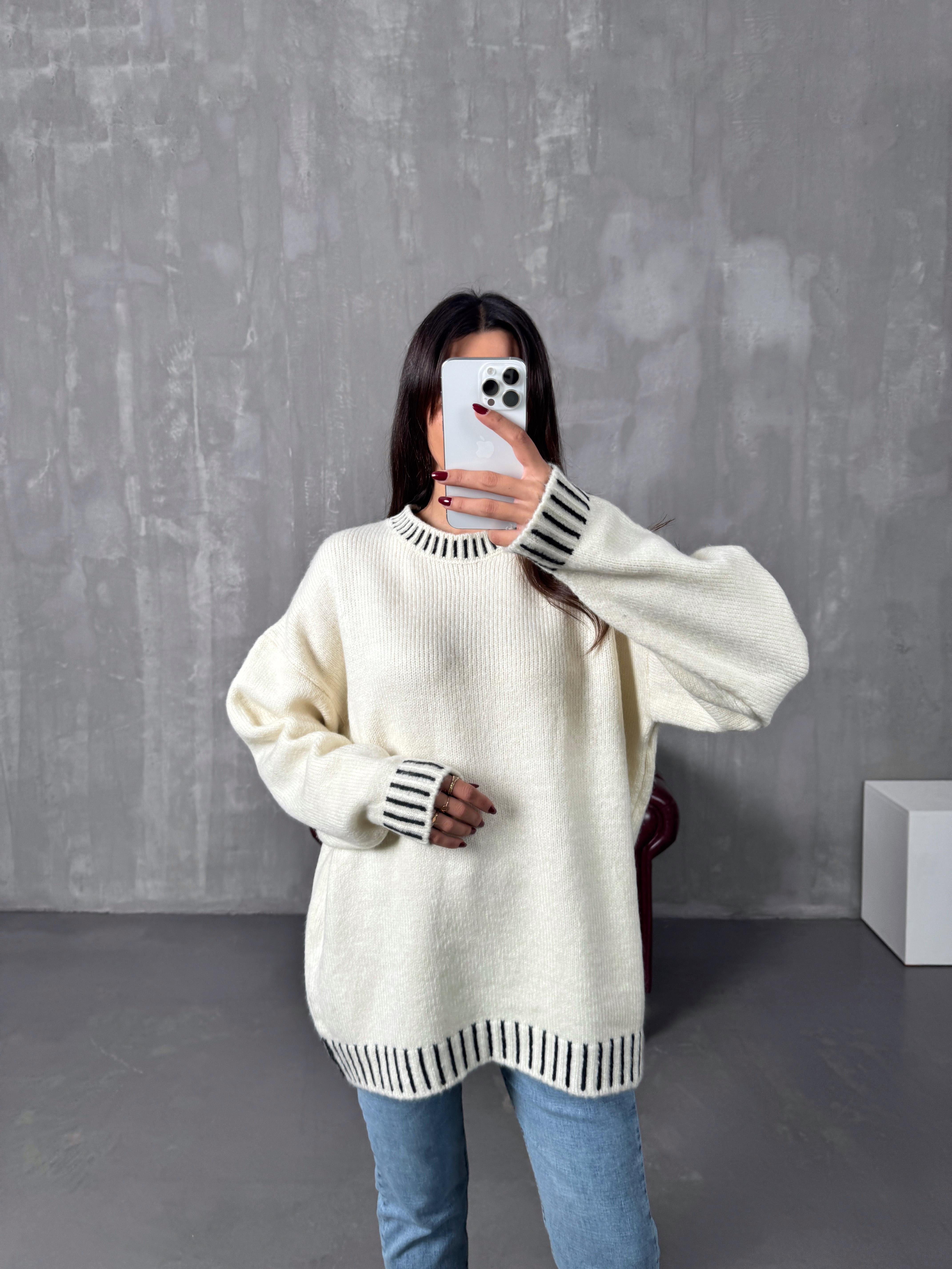 Jeyz Krem Nakışlı Triko Kazak