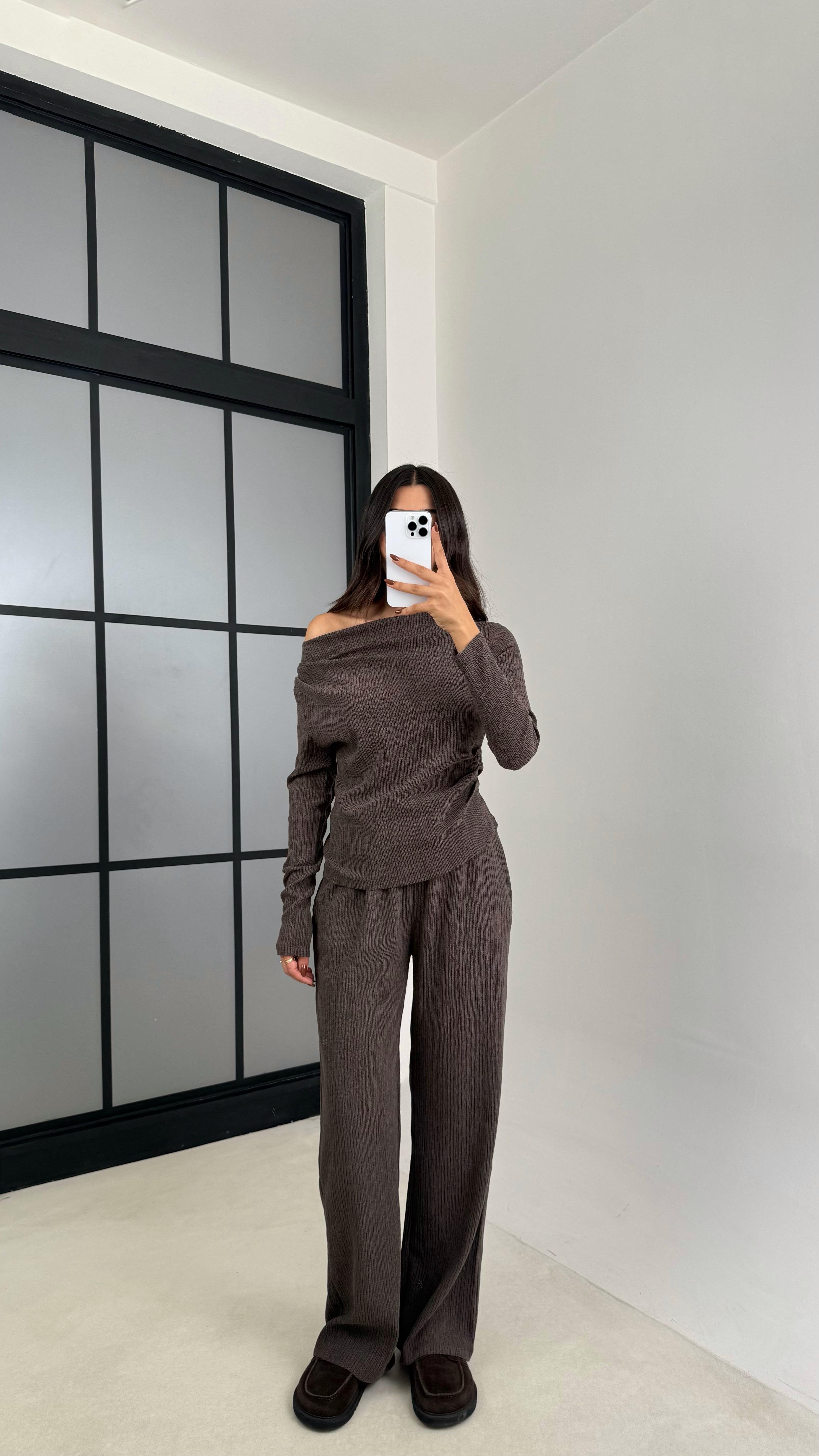 Vizon Asimetrik Yaka Bluz Beli Lastikli Pantolon İkili Gofre Kumaş Takım GAUS-00170GAUSTAKIMGAUS-00170