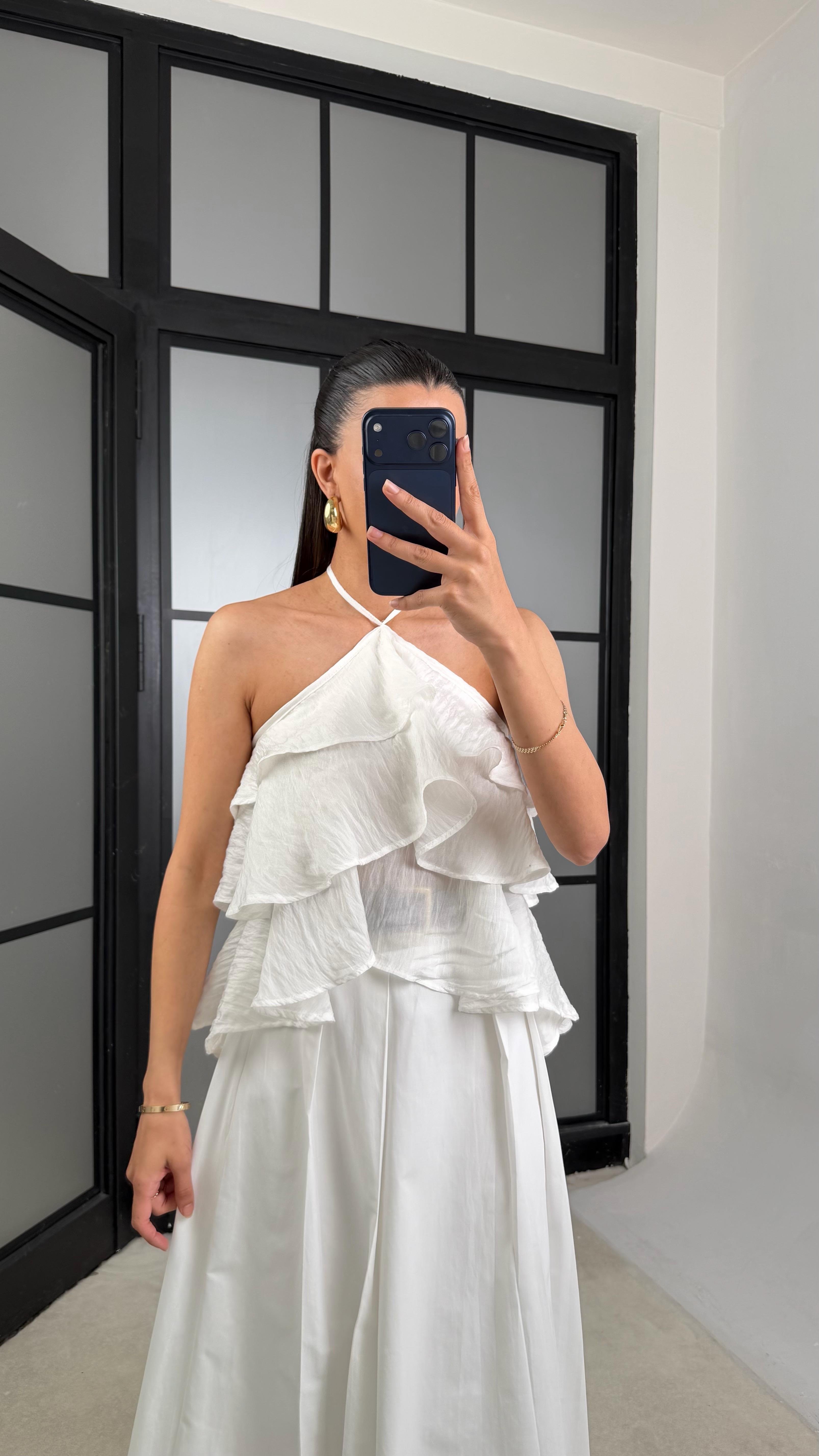 Beyaz Boyundan Bağlamalı Fırfır Detaylı  Bluz GAUS-01465GAUSBLUZGAUS-01465