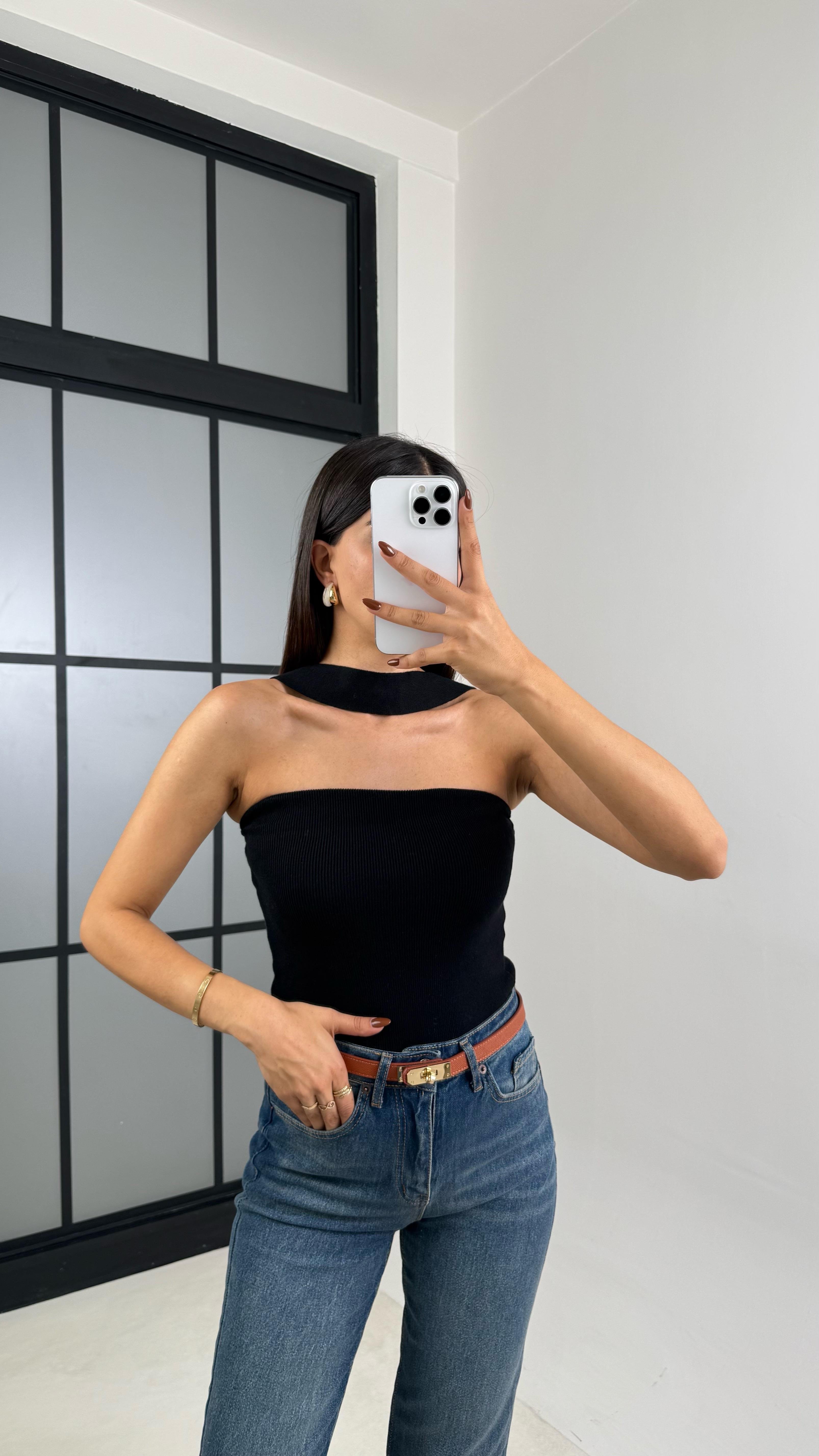 Siyah Boyundan Bağlamalı Tasarım Triko Bluz GAUS-00175GAUS التريكو GAUS-00175