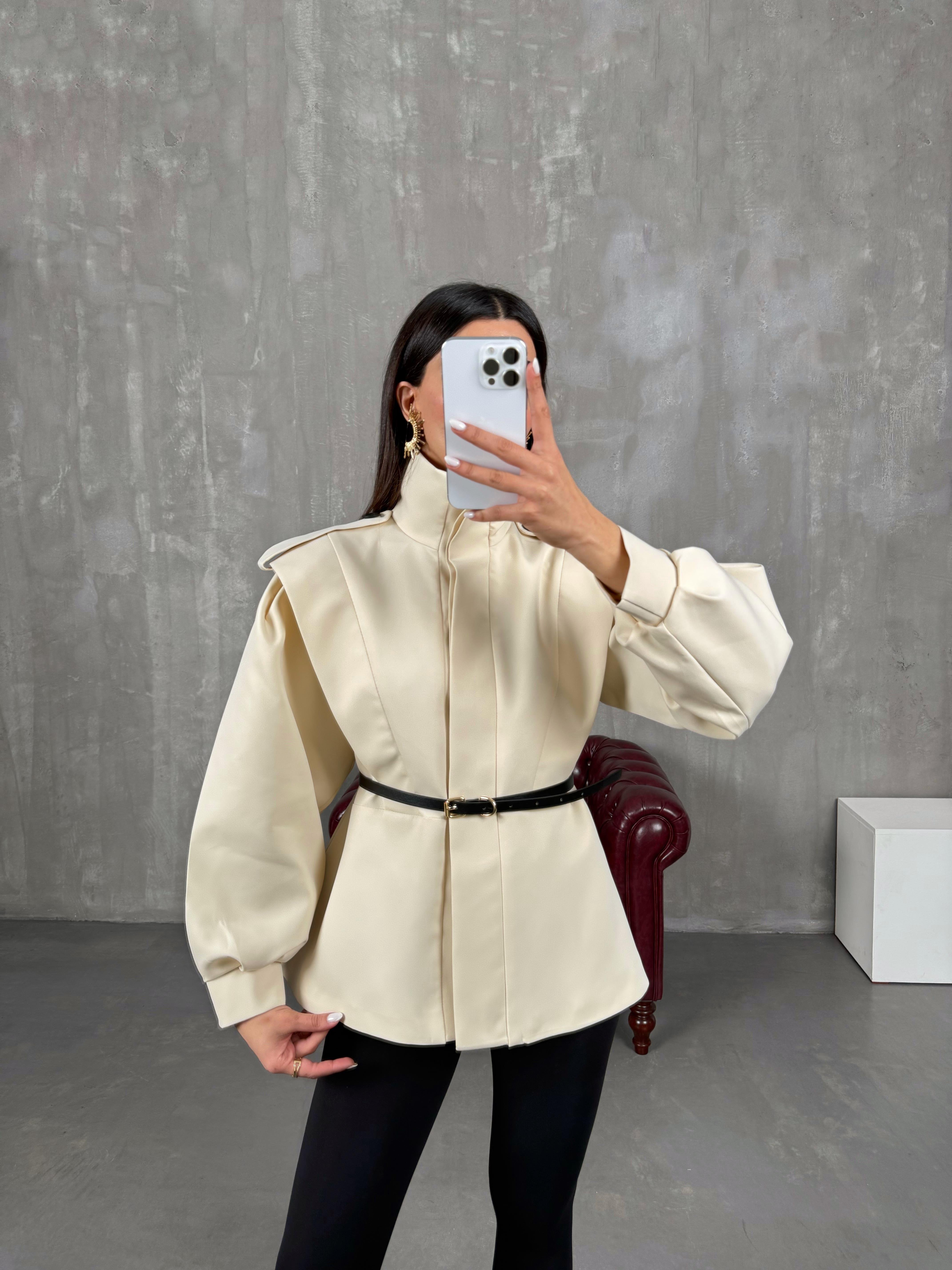 Orlis Taş Kemer Detaylı Astarlı Tasarım Ceket