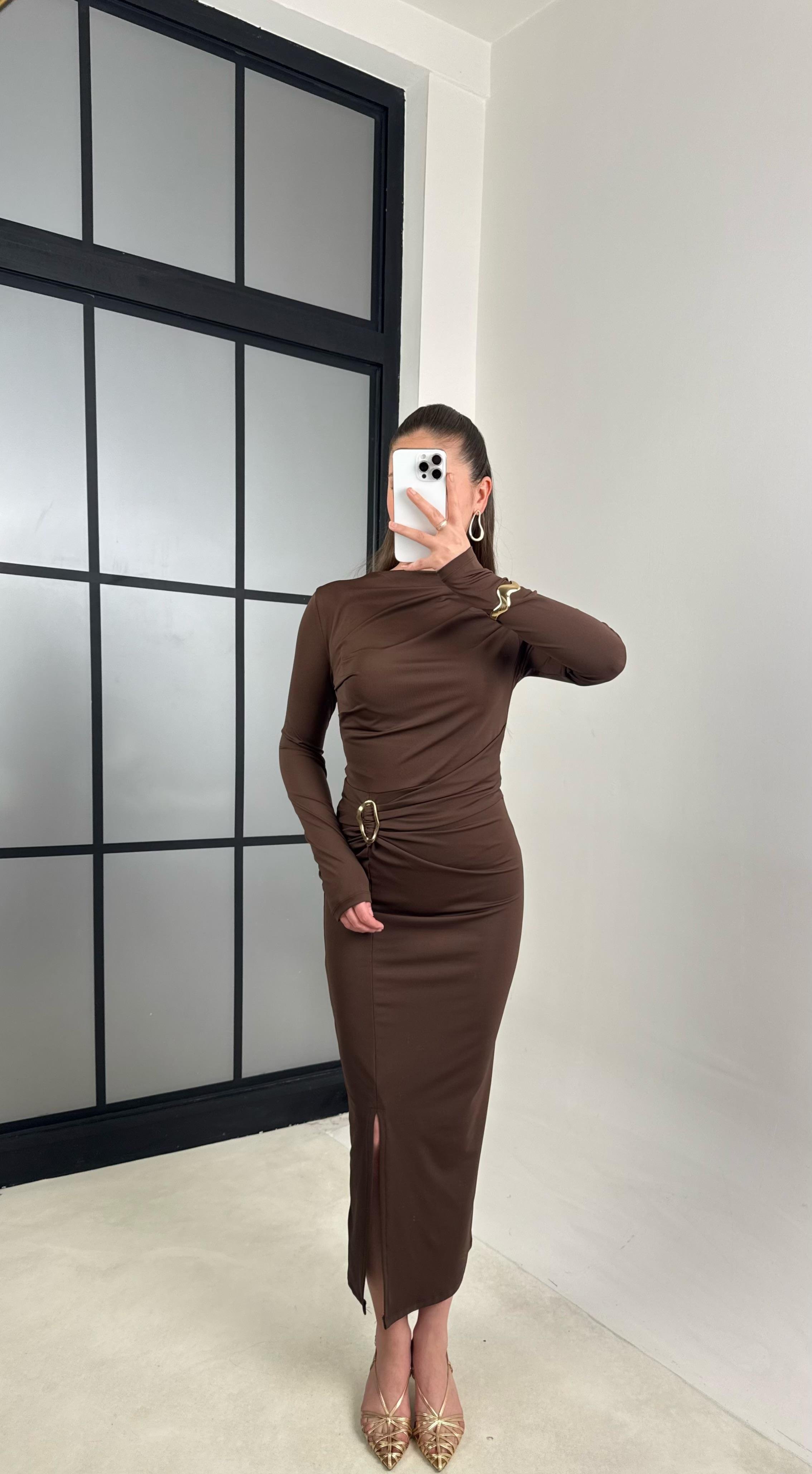 Acı Kahve Gold Toka Detaylı Yırtmaçlı Elbise GAUS-00786GAUSELBİSEGAUS-00786