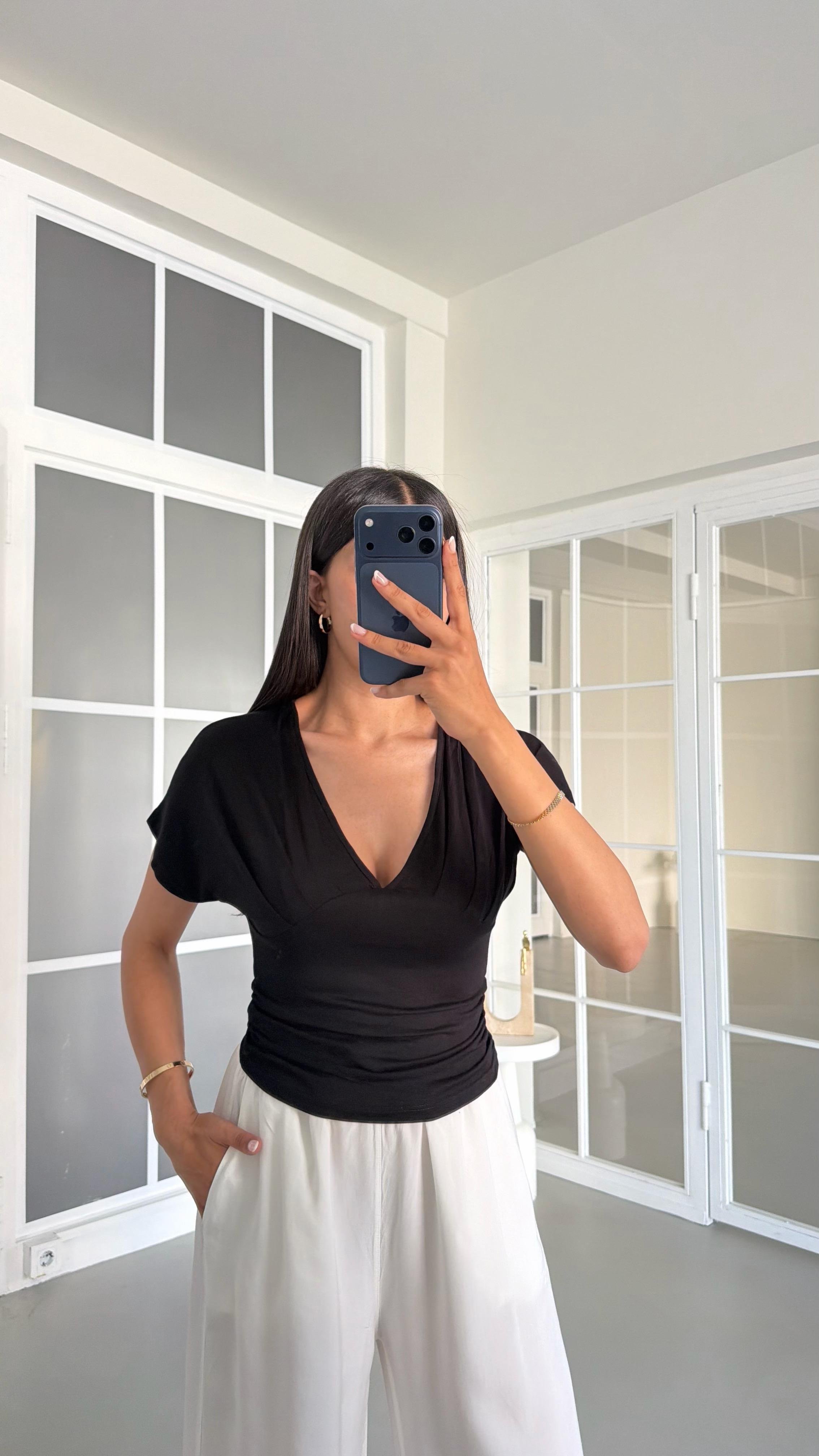 Siyah Sırt Bağlama Detaylı Drapeli Bluz GAUS-01588GAUSBLUZGAUS-01588