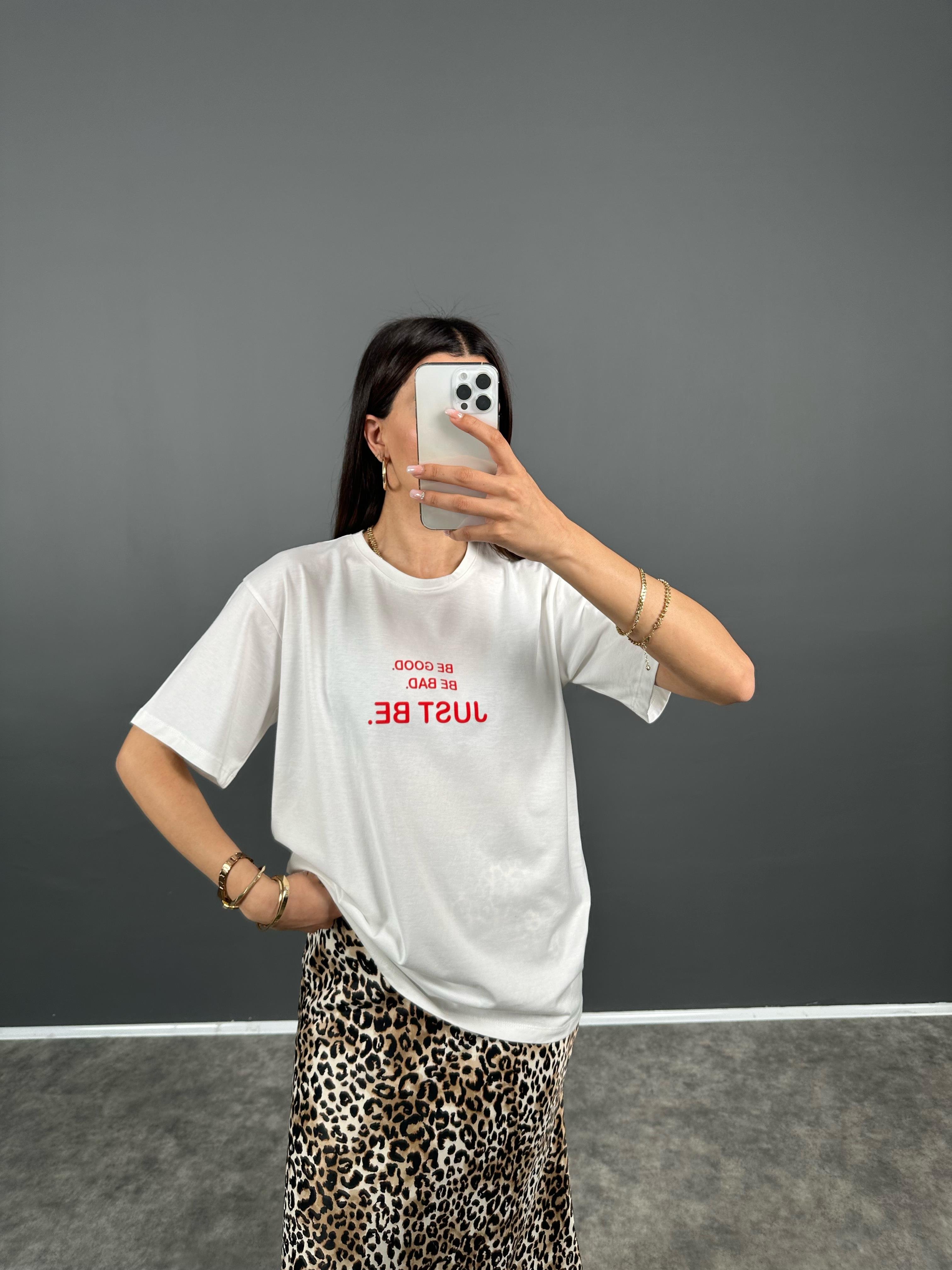 Beyaz Kırmızı Baskılı Oversize Tshirt 