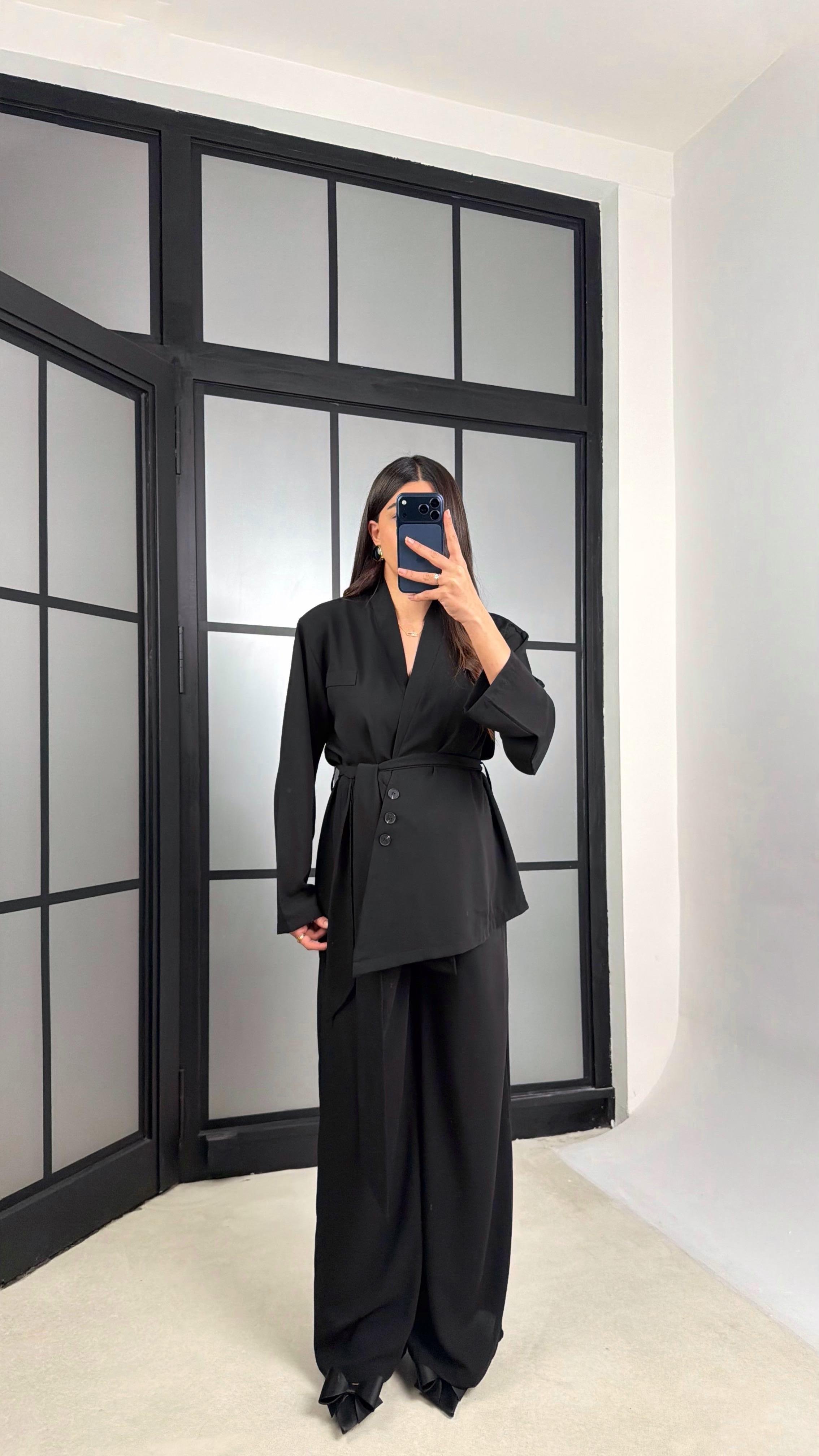 Siyah Vatkalı Düğme Detaylı Belden Kuşaklı Ceket Beli Lastikli Pantolon Tencel Takım GAUS-01195GAUSTAKIMGAUS-01195