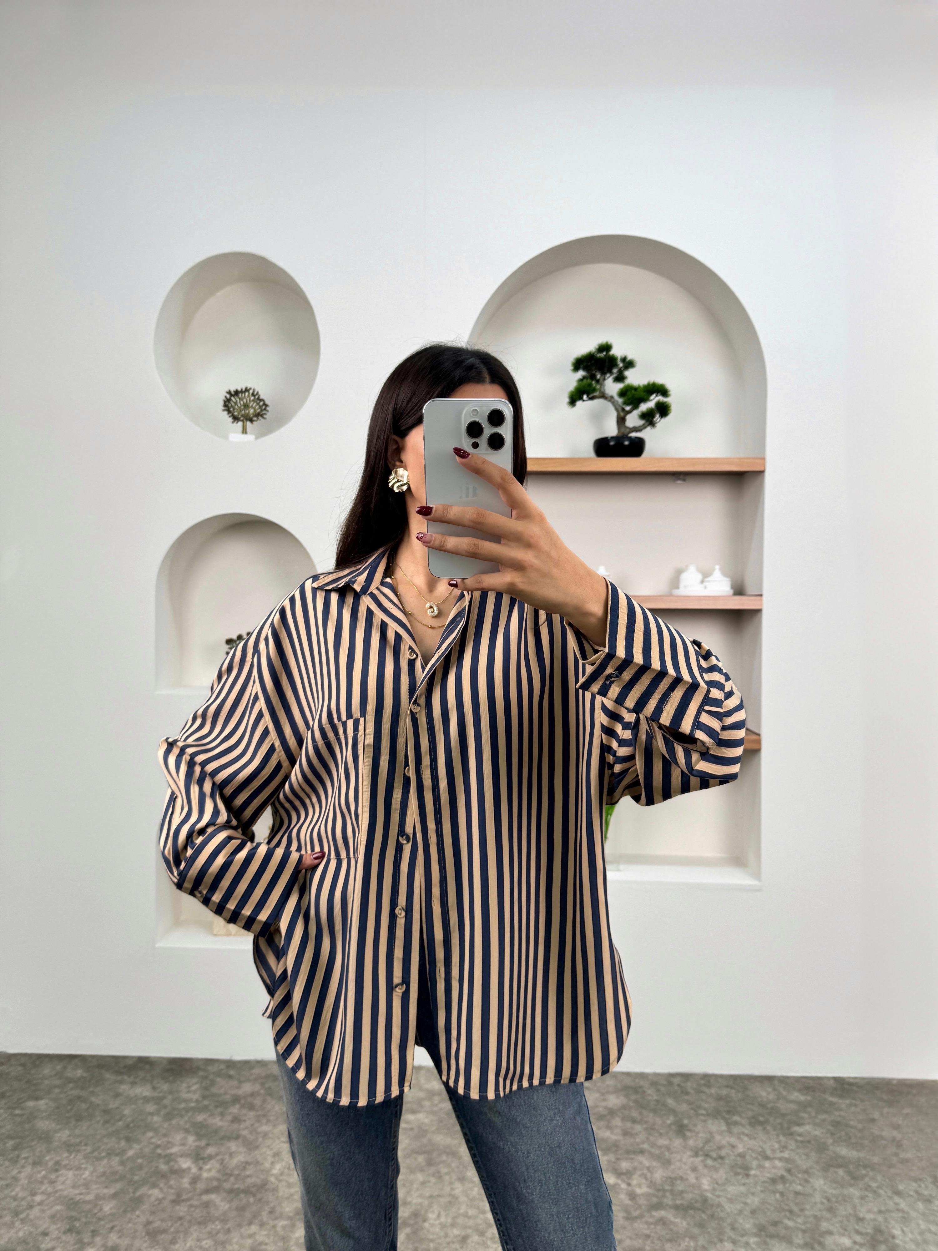 Zeta Bej Lacivert Çizgili Oversize GömlekGausGÖMLEKGU00903596