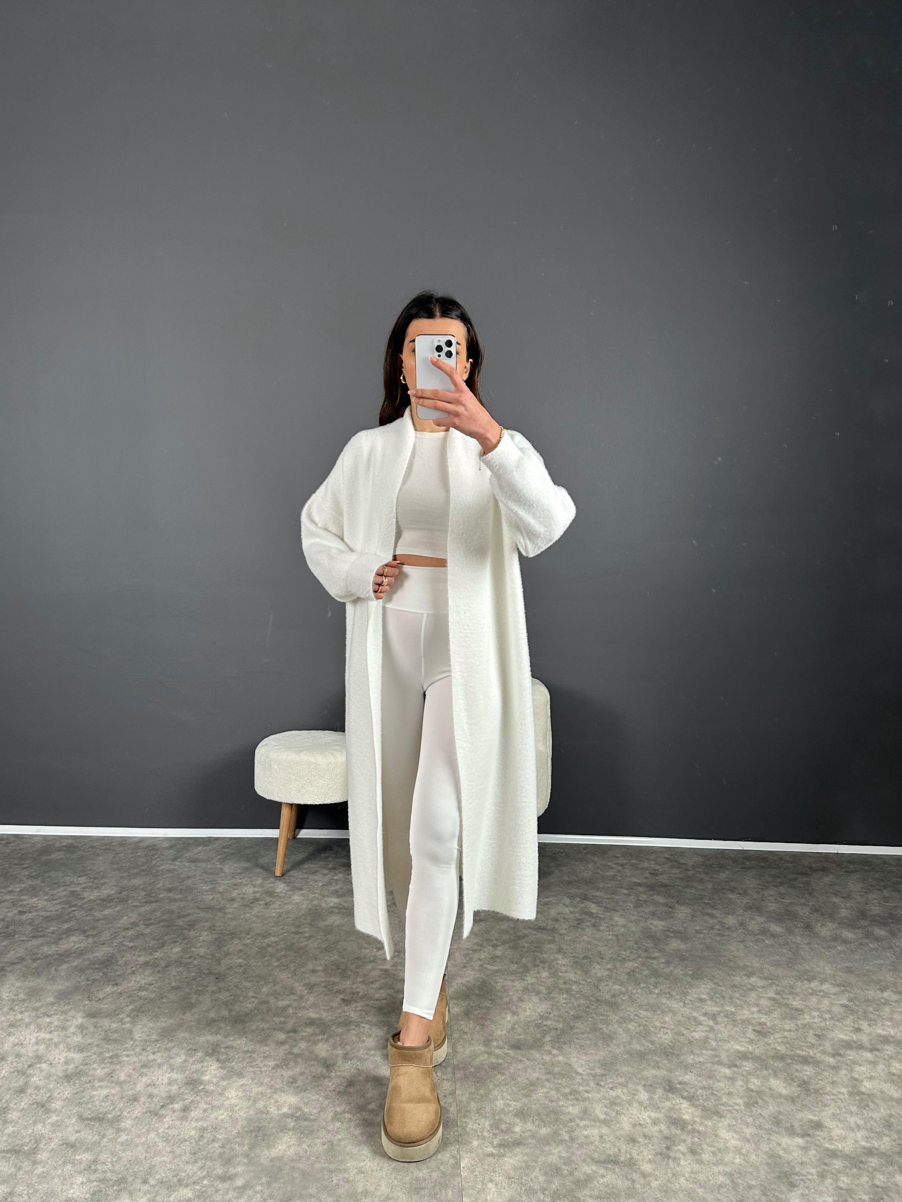 Beyaz Premium Sakallı Uzun Hırka 