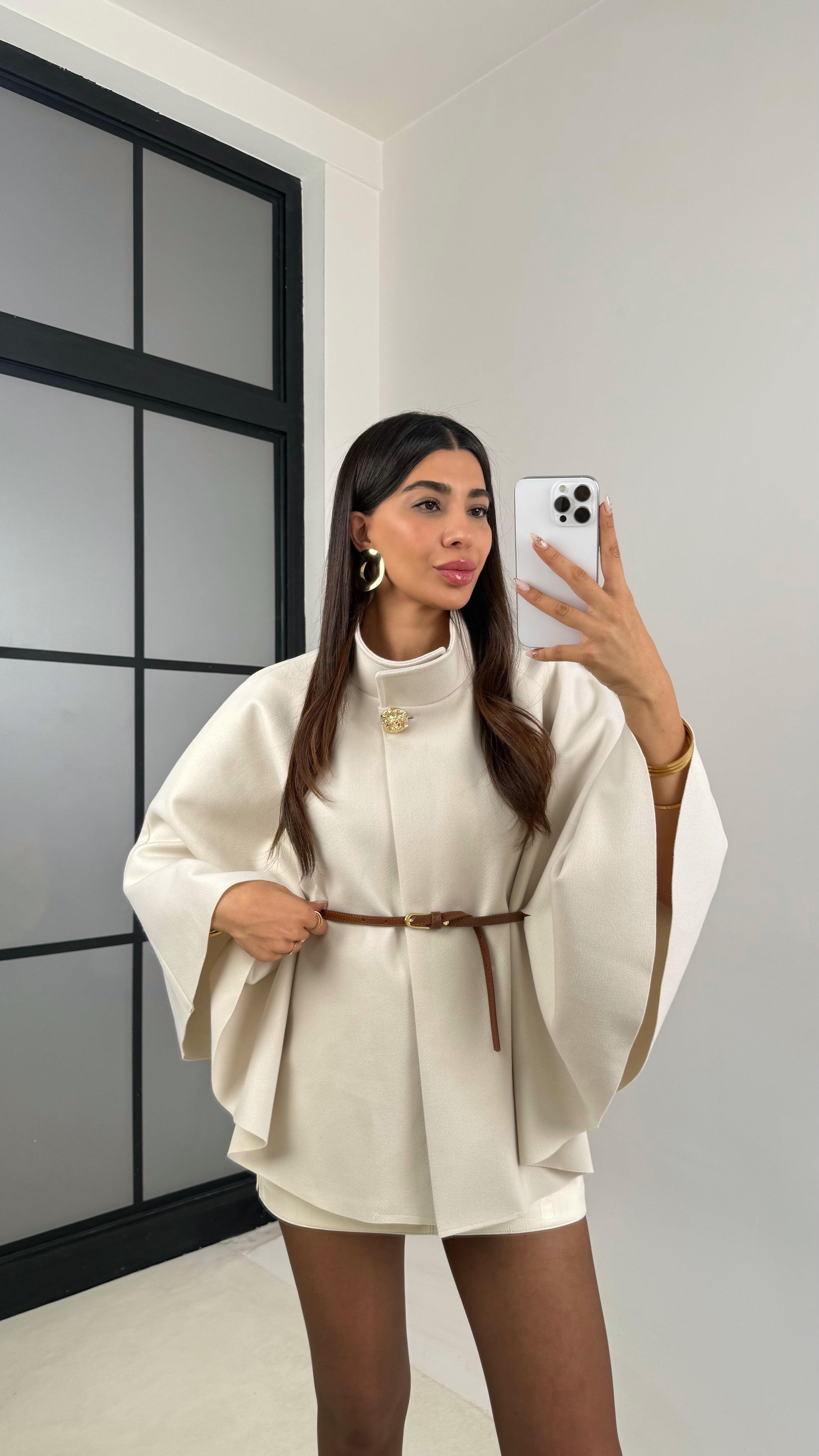Ekru Gina ZR Model Kemerli Kaşe Panço GAUS-0091GAUSPançoGAUS-0091