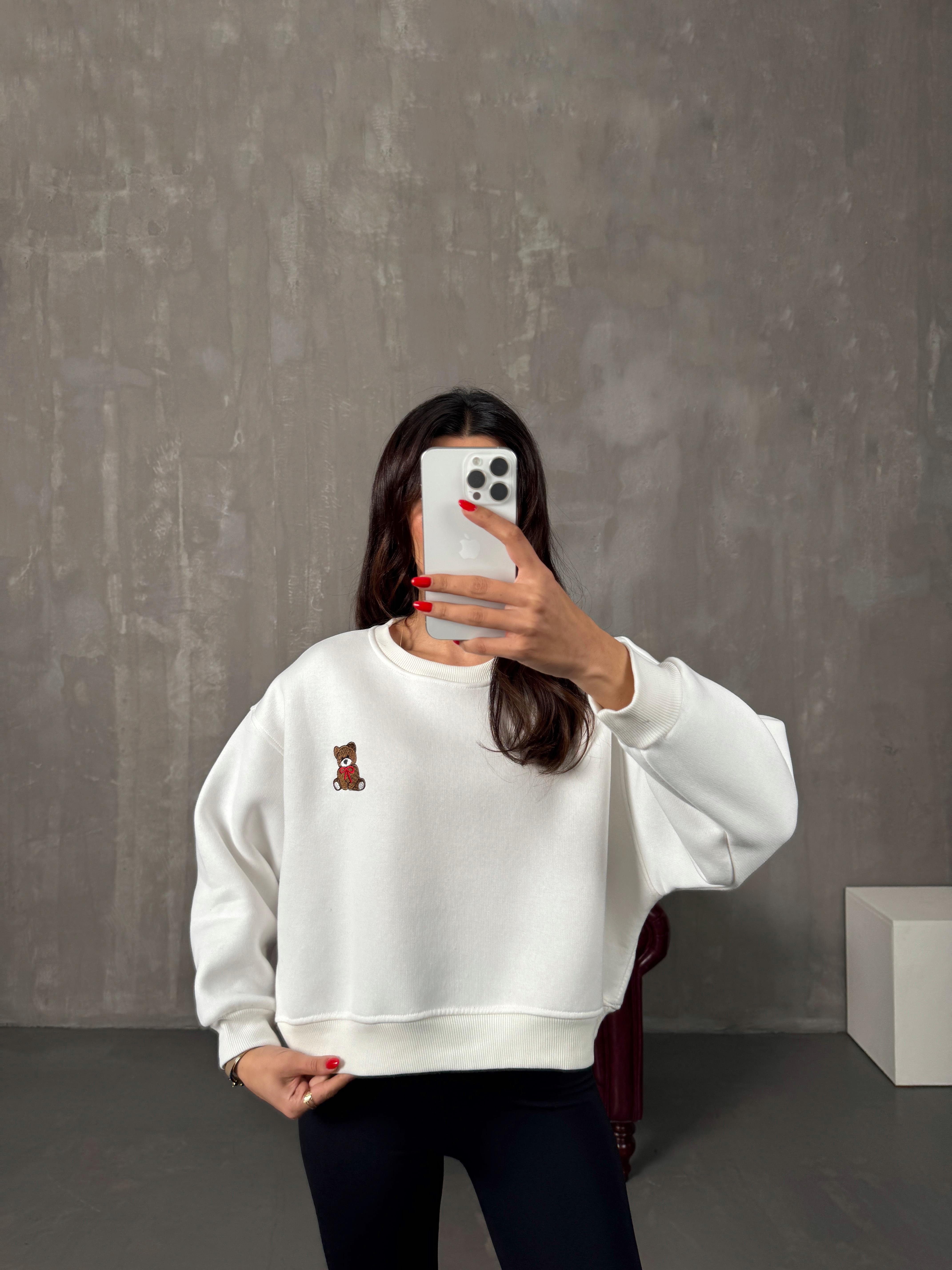 Tedy Beyaz Ayıcık İşlemeli Şardonlu Sweat 