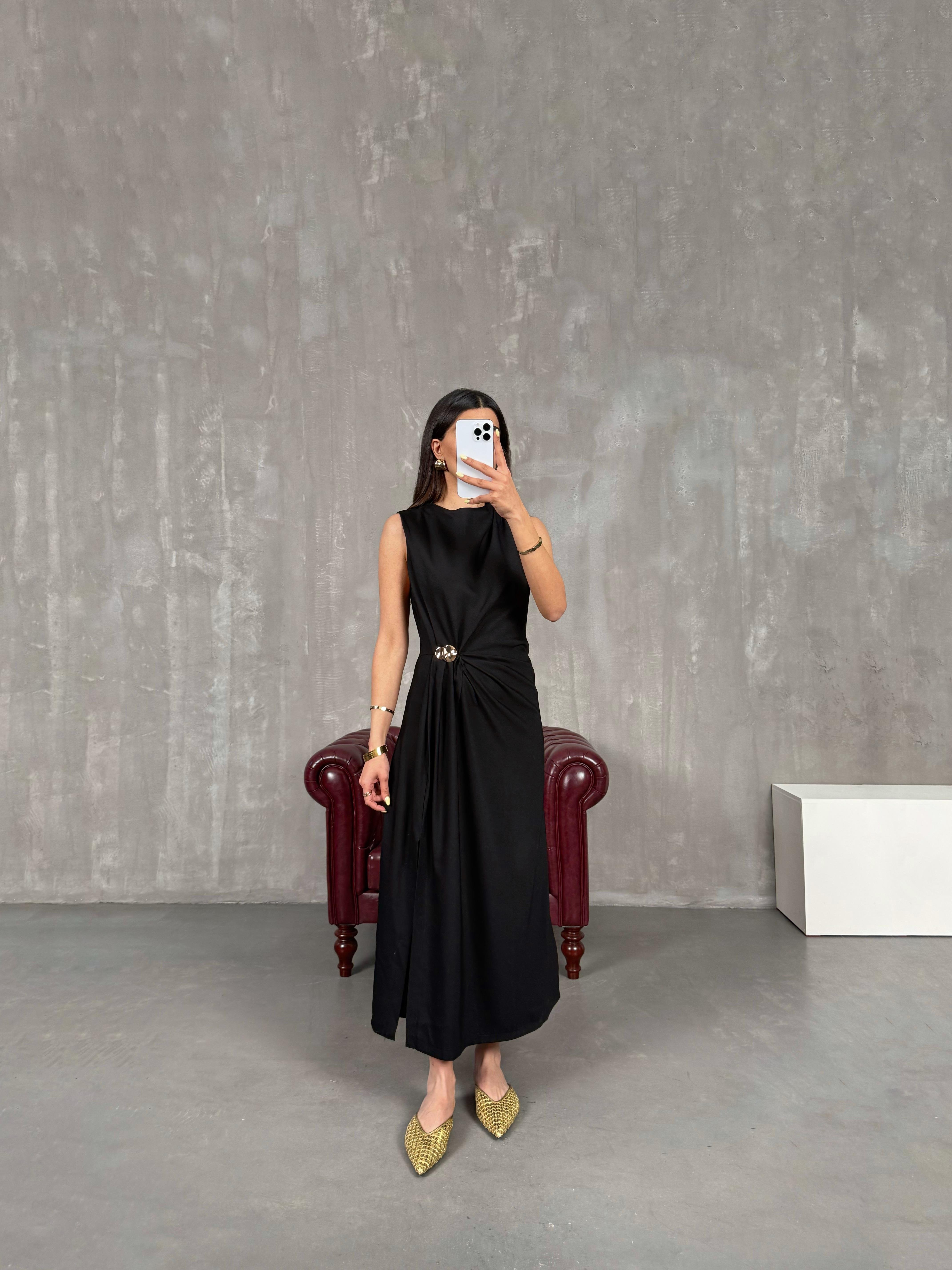 Siyah Sıfır Kol Gold Detaylı Yırtmaçlı Elbise Gaus00141GausELBİSEGU1001326