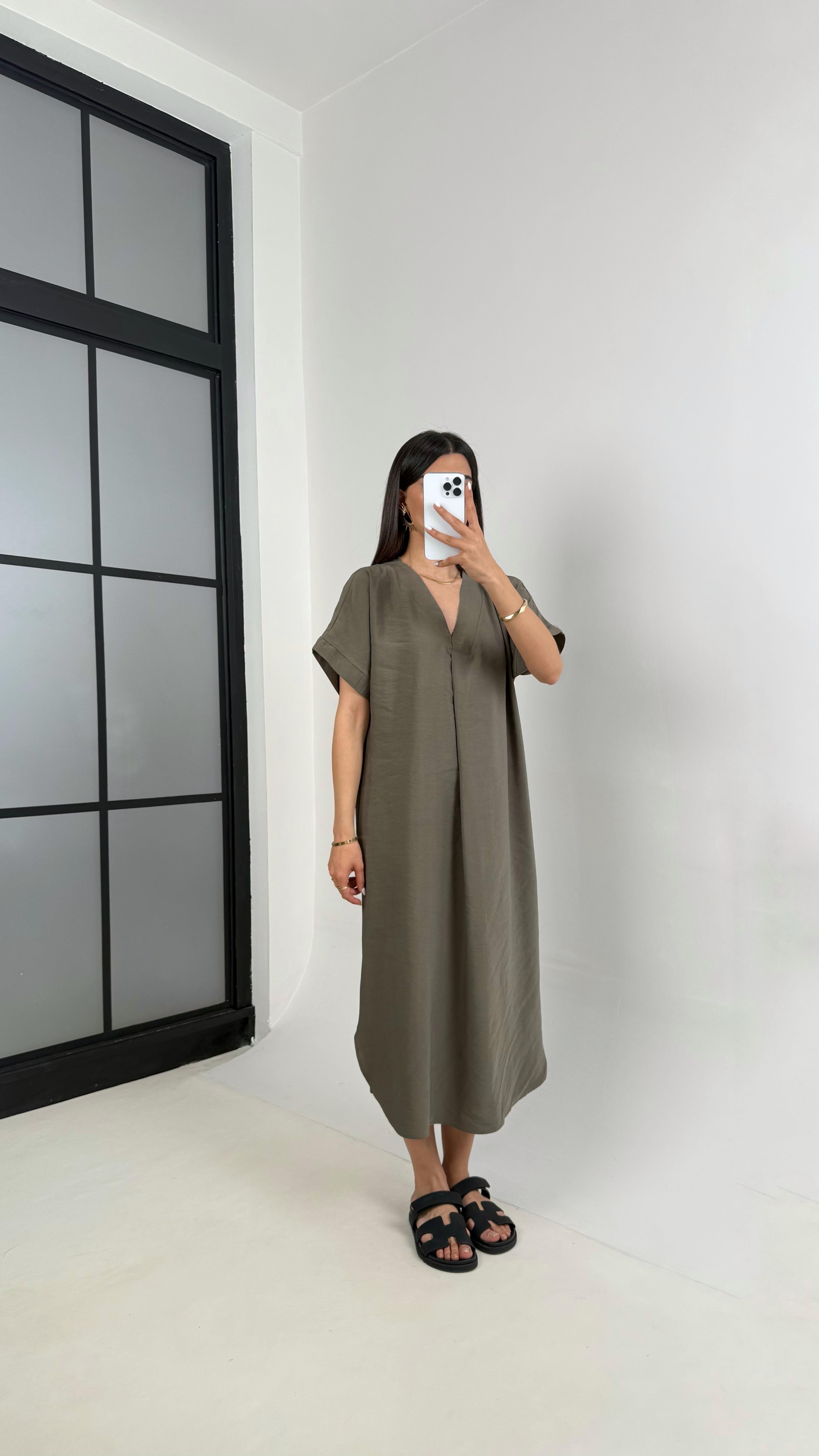 Haki V Yaka Tensel Kırışık Kumaş Basic Elbise Gaus00436 GausELBİSEGU1002028