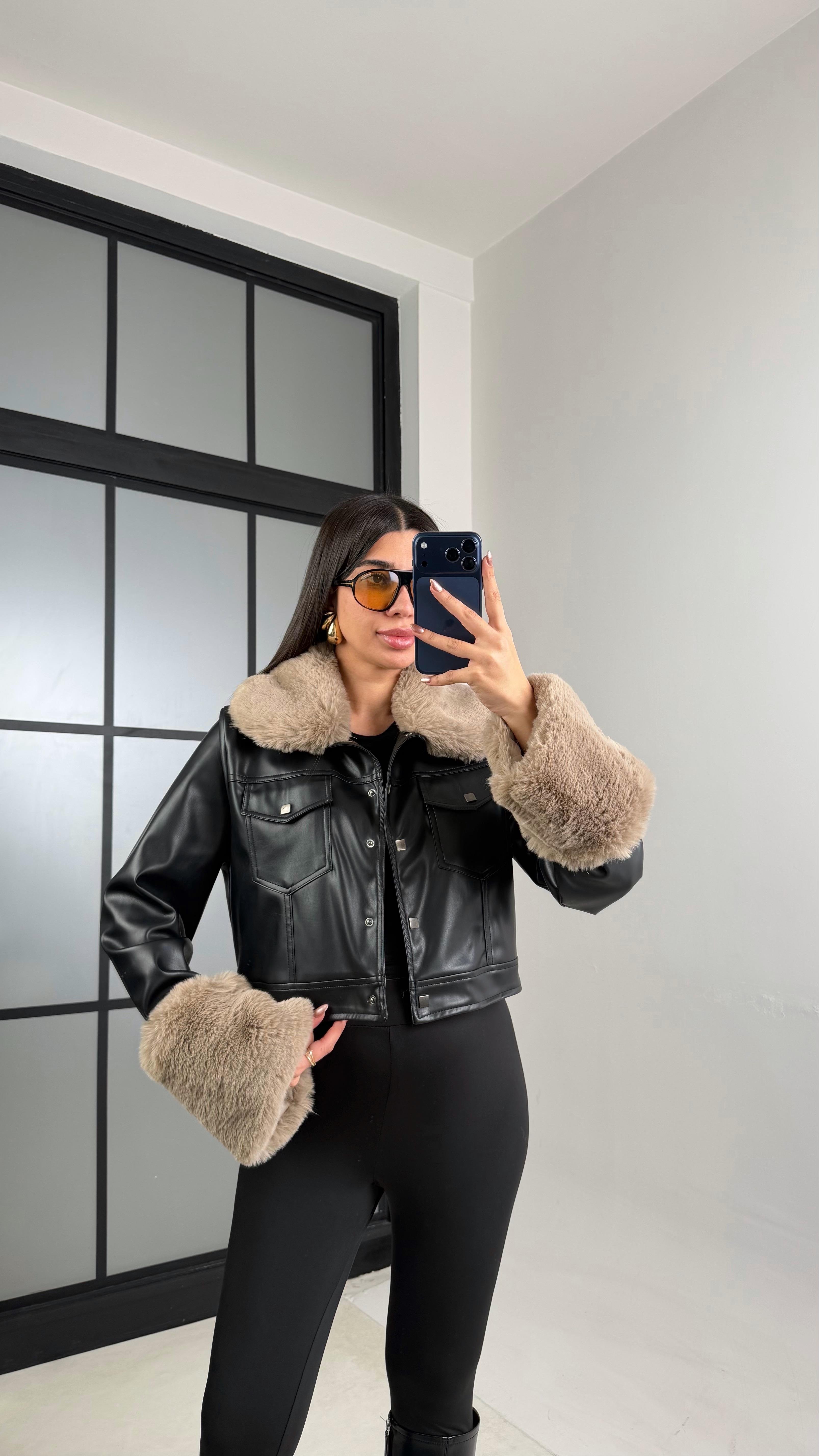 Siyah Astarlı Kürk Detaylı Premium Deri Ceket GAUS-01072GAUSCEKETGAUS-01072