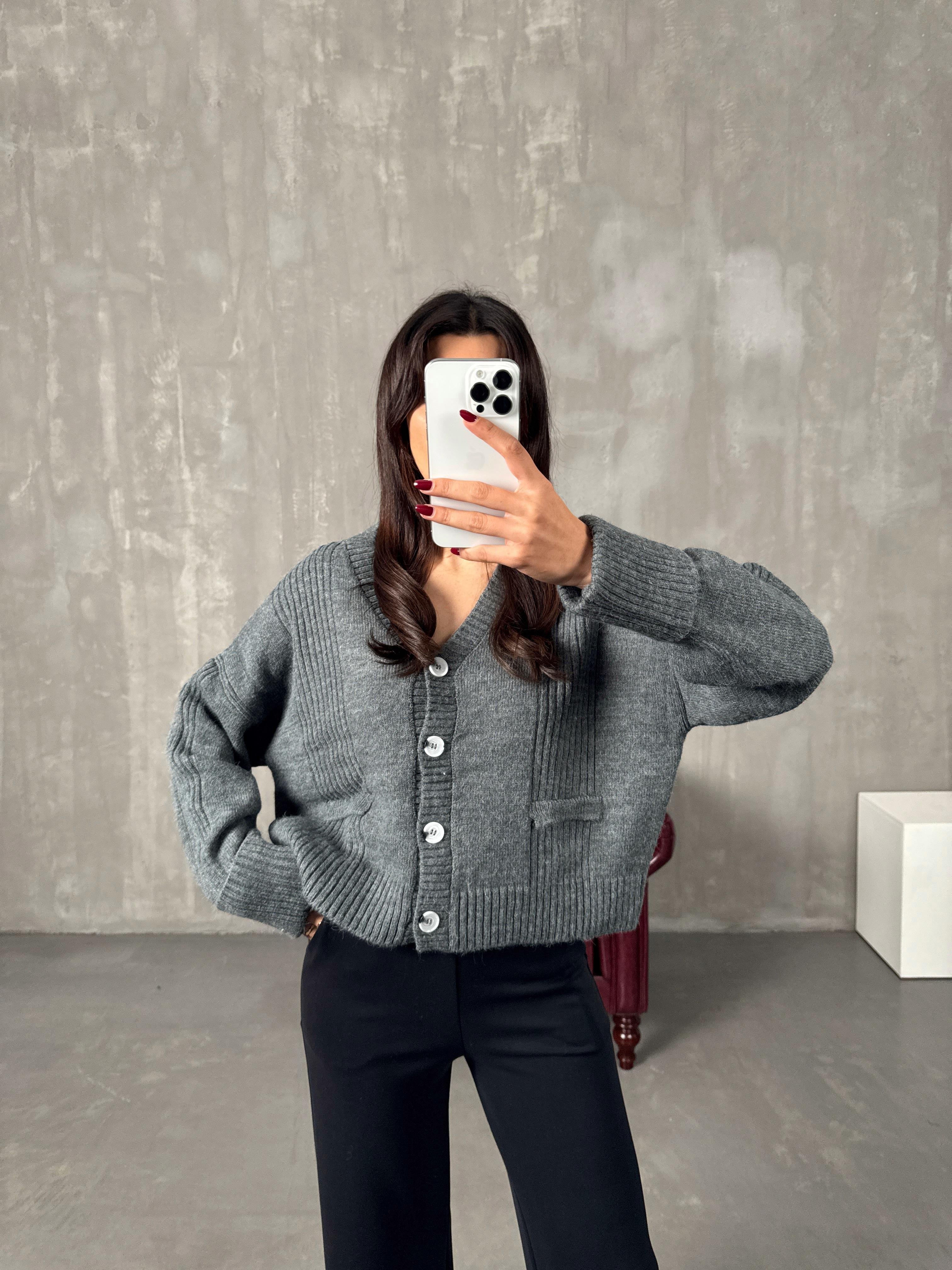 Doloris Gri Düğmeli Hırka