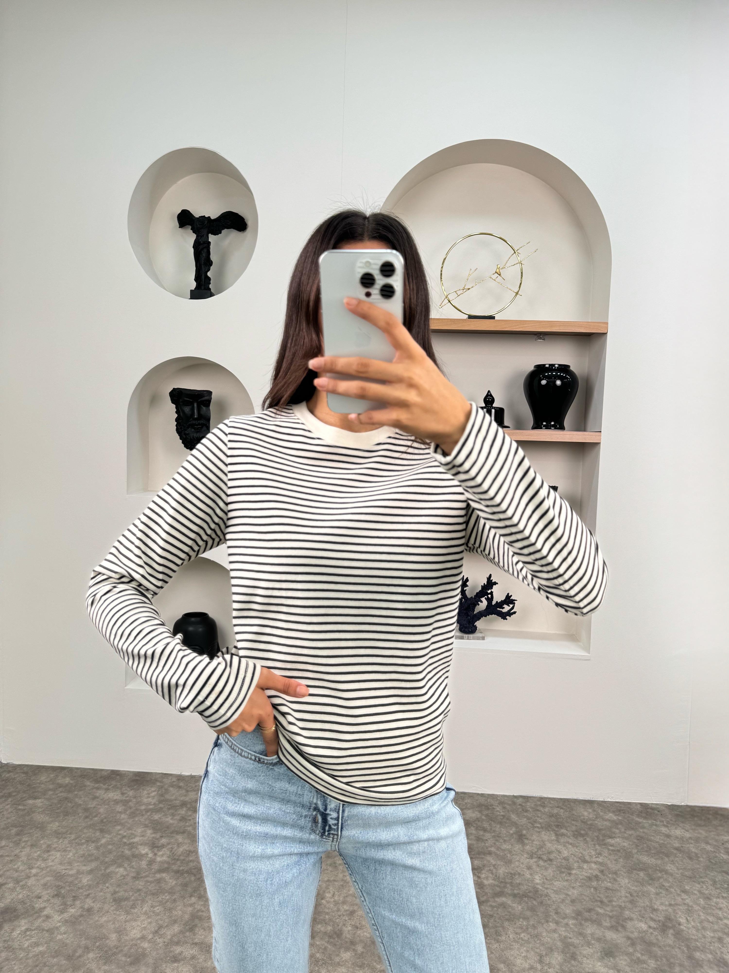 CS Siyah Çizgili Bisiklet Yaka Beyaz SweatshirtGausSWEATSHIRTGU009014