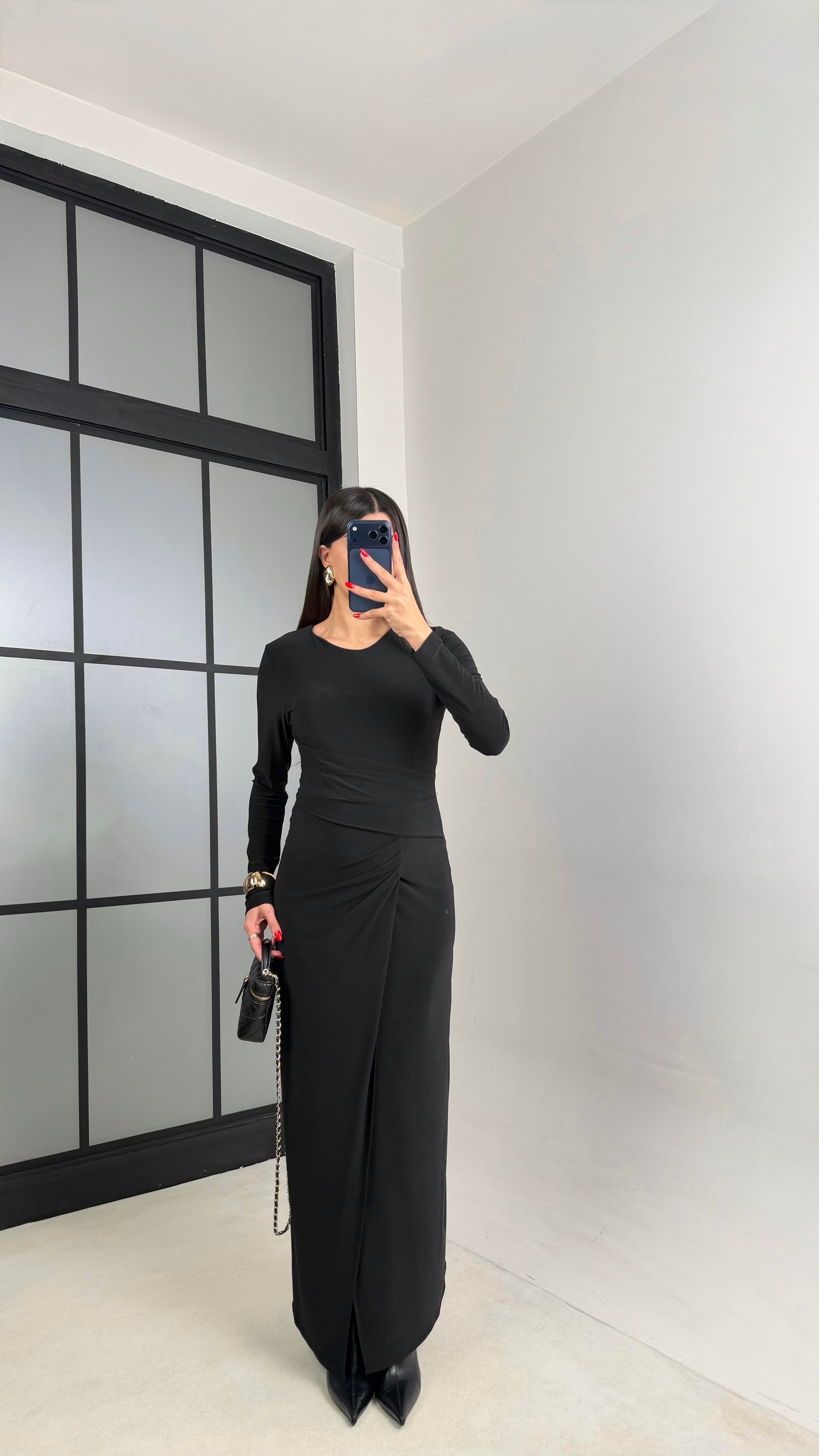 Siyah Yırtmaç Detaylı Astarlı Sandy Kumaş Elbise GAUS-00949GAUSELBİSEGAUS-00949