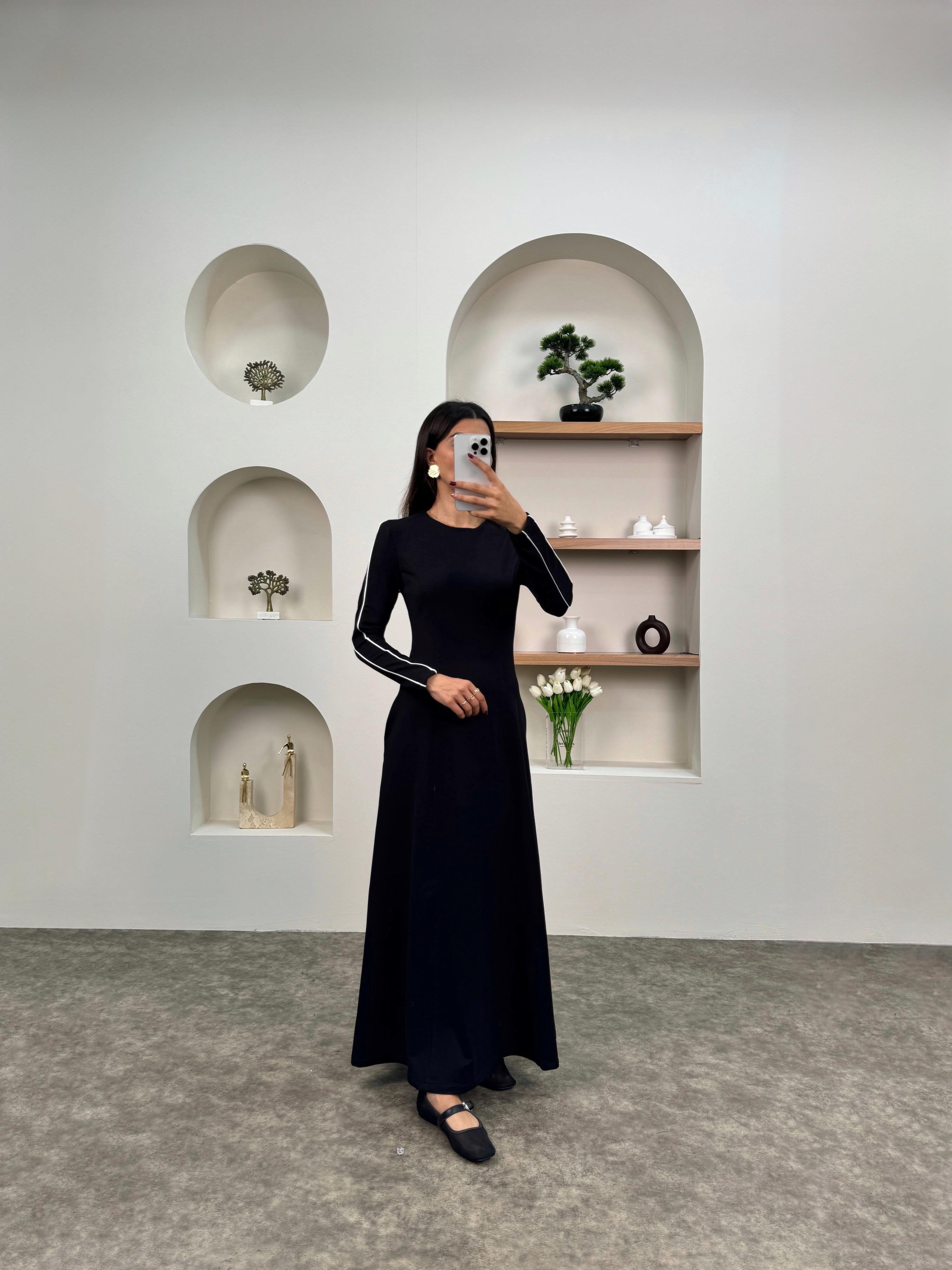 Asri Siyah Bisiklet Yaka Çizgili Maxi ElbiseGausELBİSEGU00903597