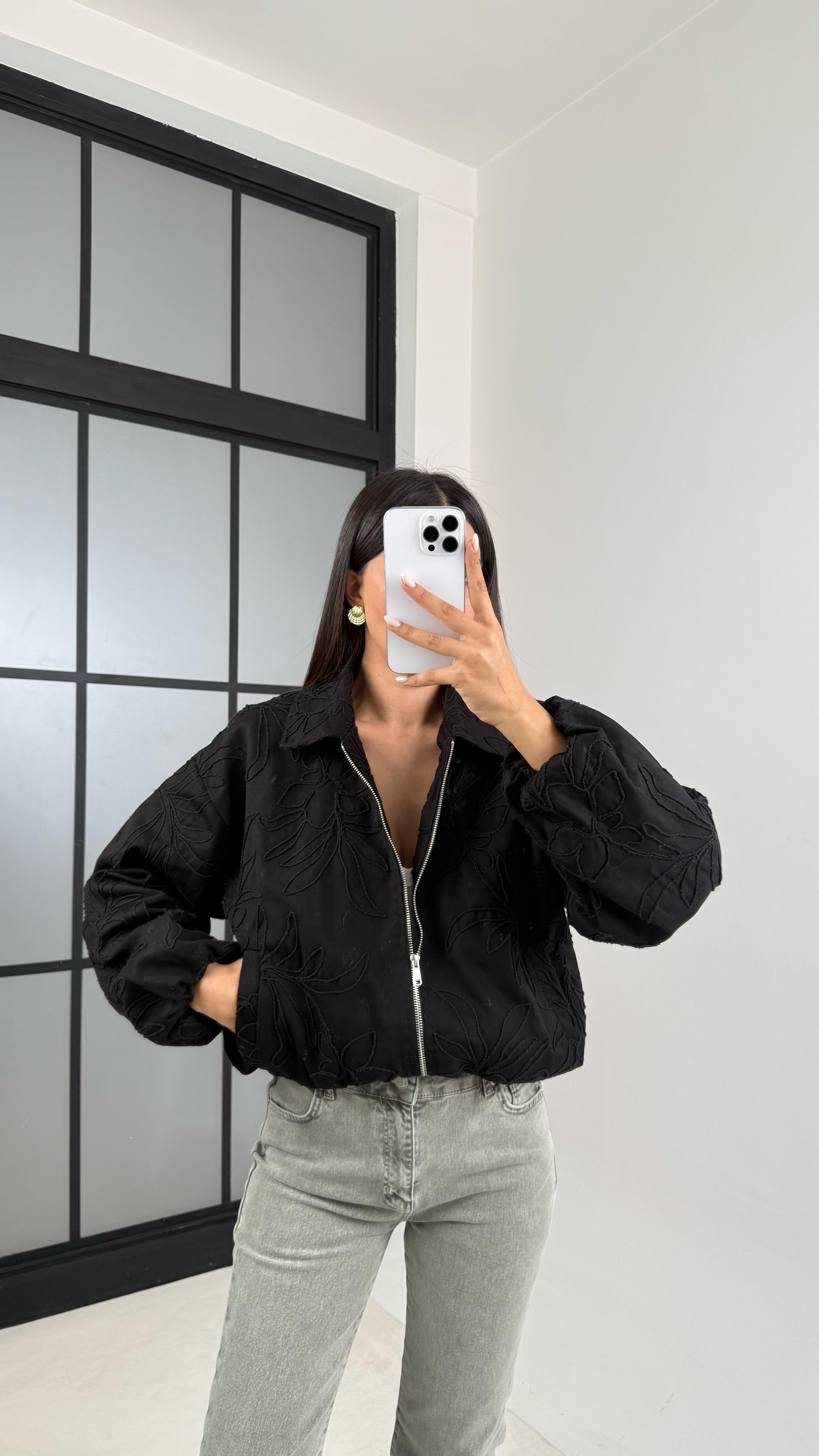 Siyah Çiçek Nakışlı Astarlı Cepli Tasarım Ceket GAUS-00451GAUSCEKETGAUS-00451