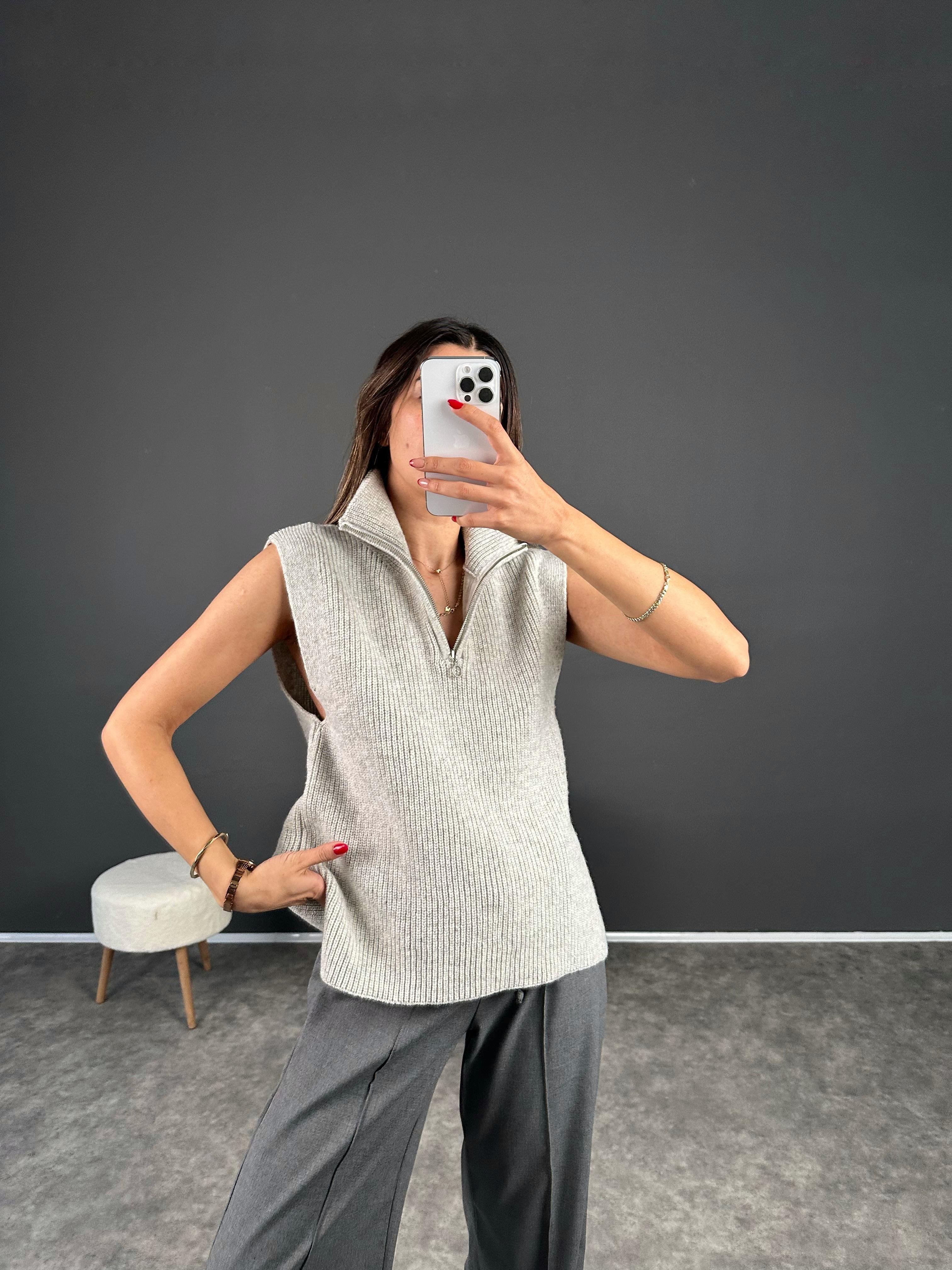 Gri Fermuarlı Triko Süveter 