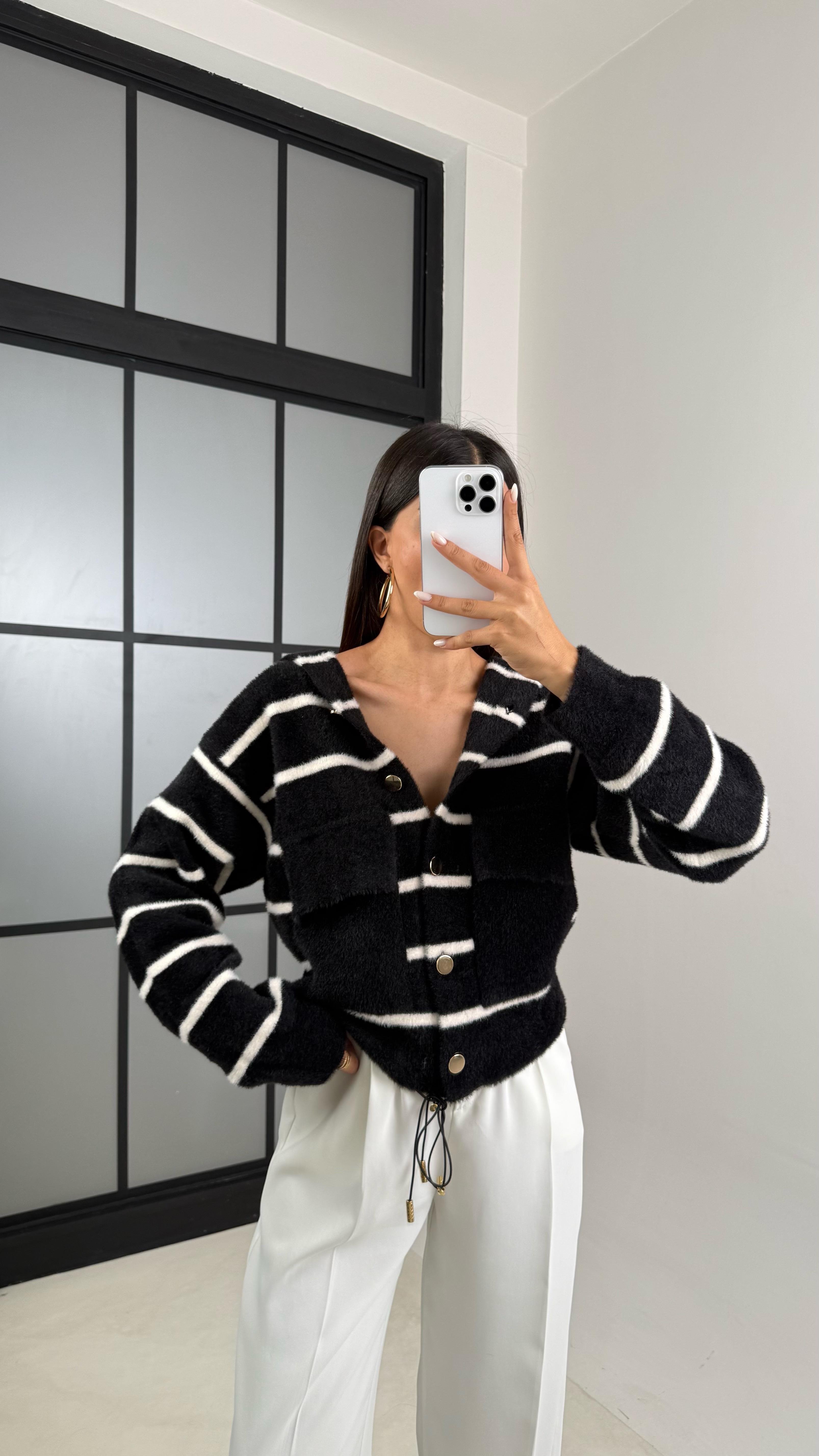 Siyah Çizgili Kapüşonlu Düğme Detaylı Hırka GAUS-00468GAUSHIRKAGAUS-00468