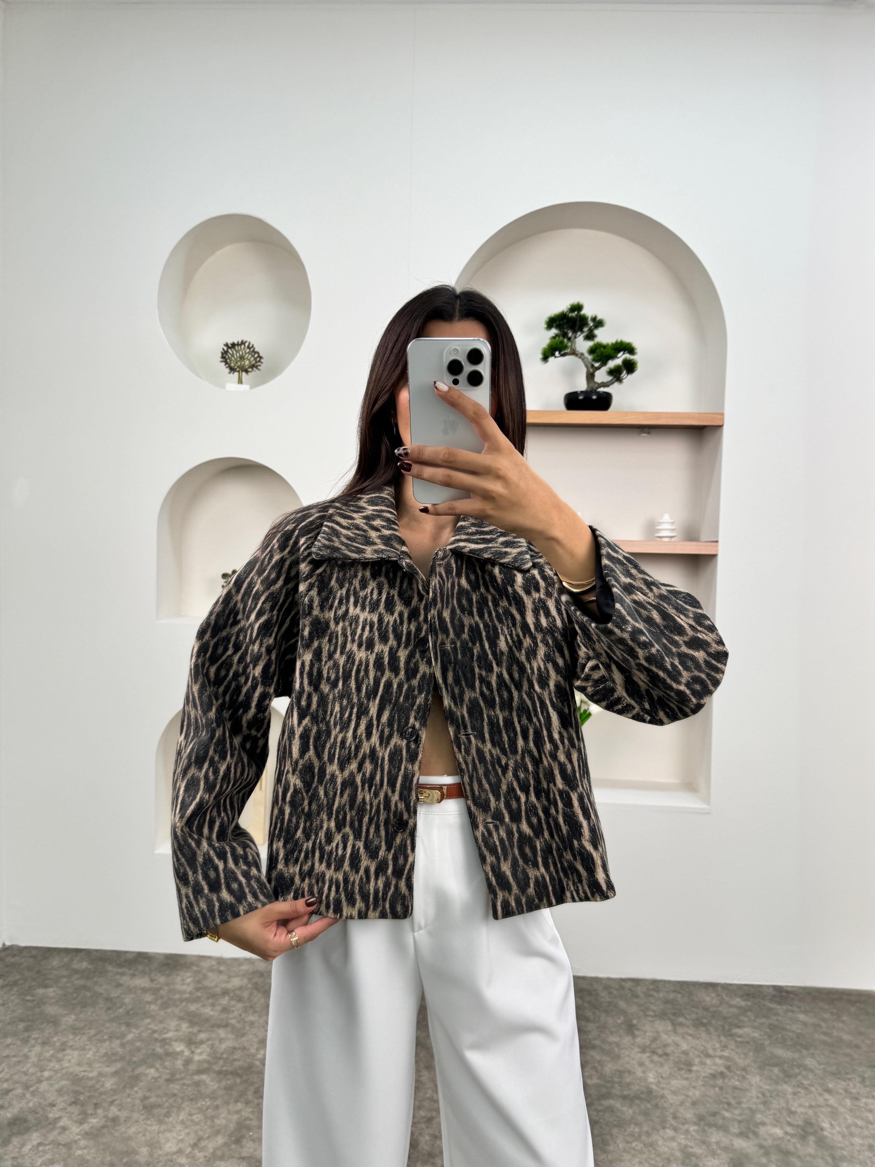 Sita Leopar Astarlı Düğmeli Ceket
