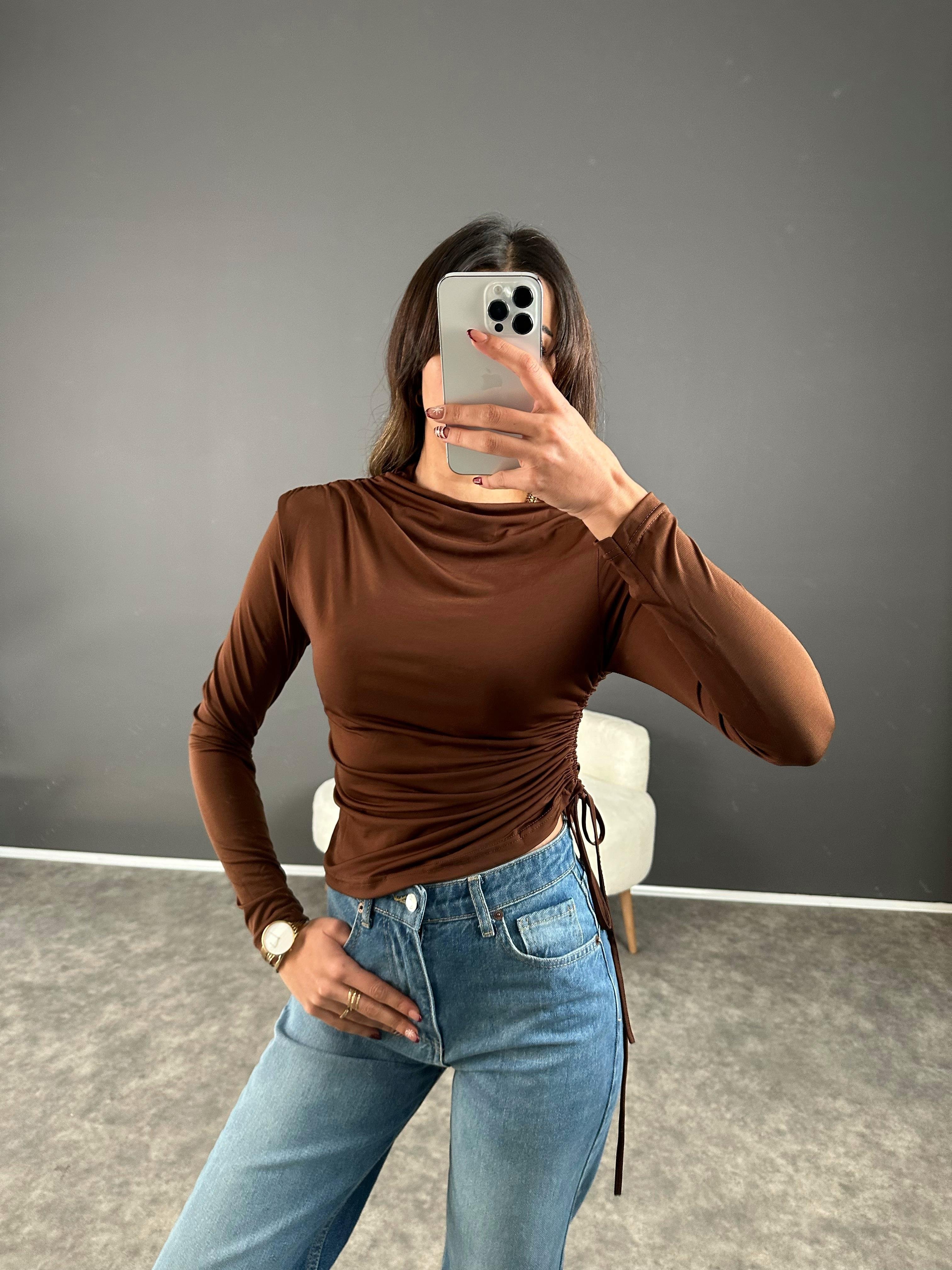 Kahverengi Yandan Büzgülü Bluz