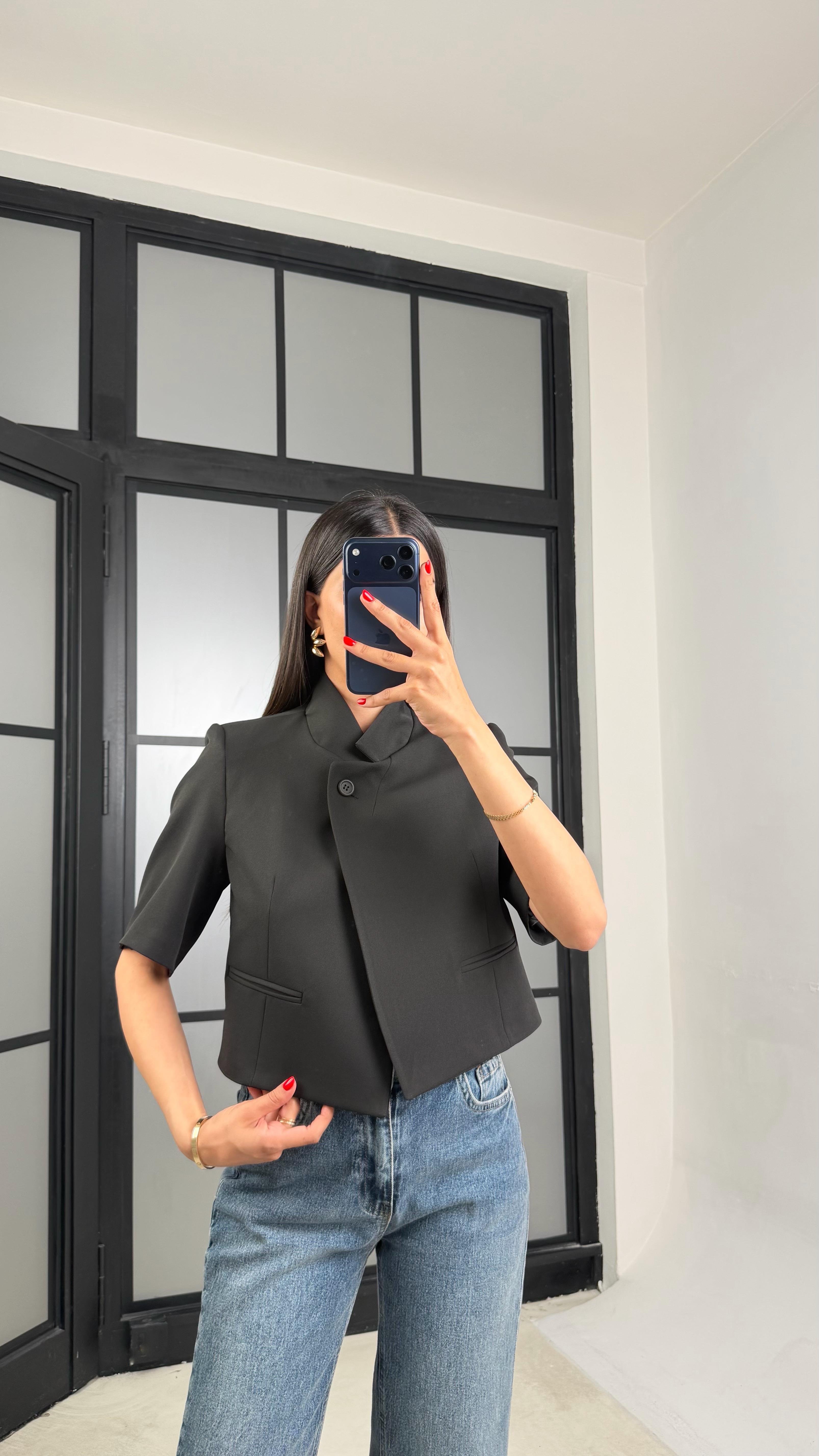 Siyah Kısa Kollu Crop Ceket GAUS-01561GAUSCEKETGAUS-01561