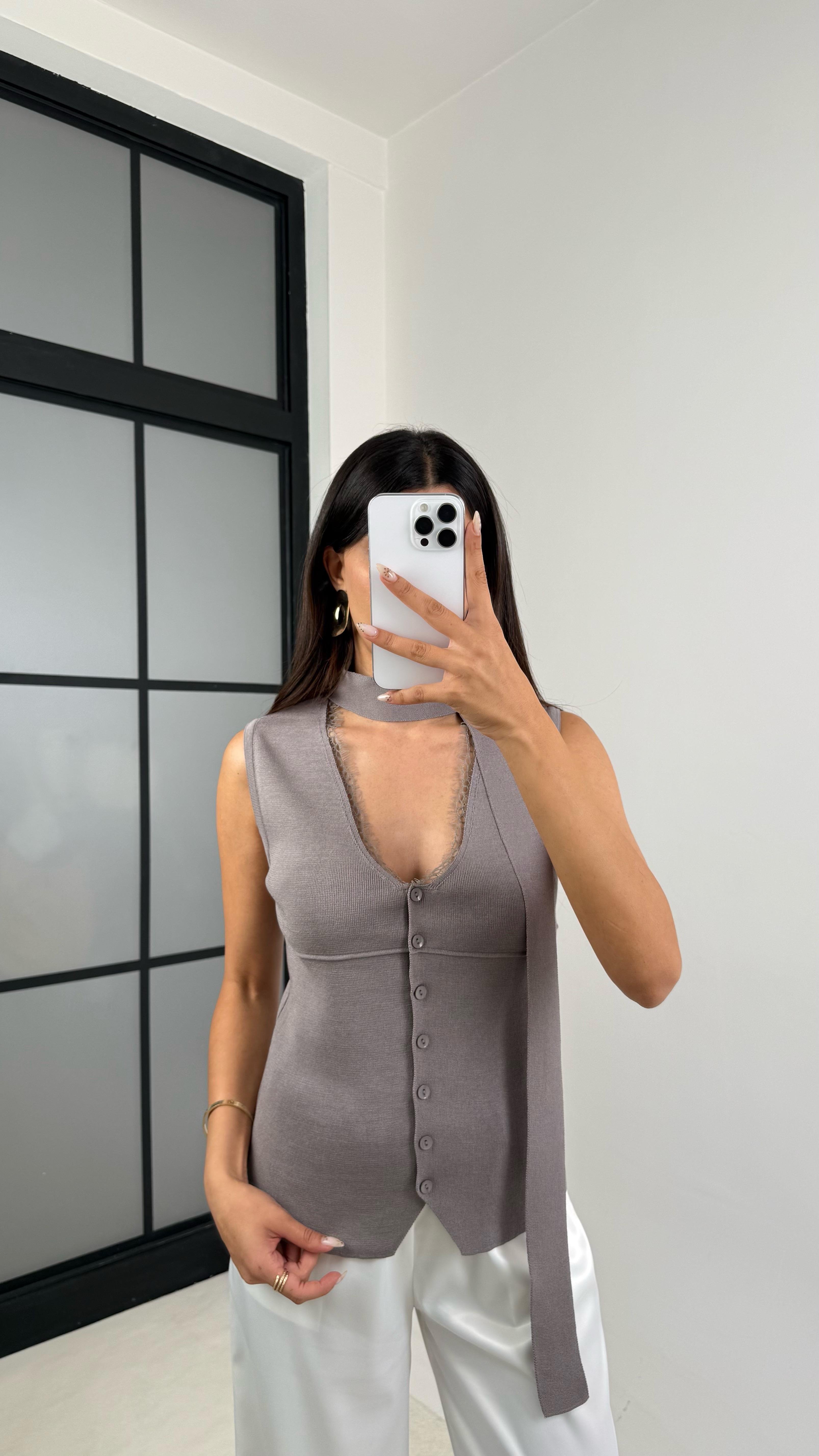 Vizon Boyun Bağlama Detaylı Düğmeli Dantel Yakalı Triko Bluz GAUS-00100GAUSالبلوزات GAUS-00100