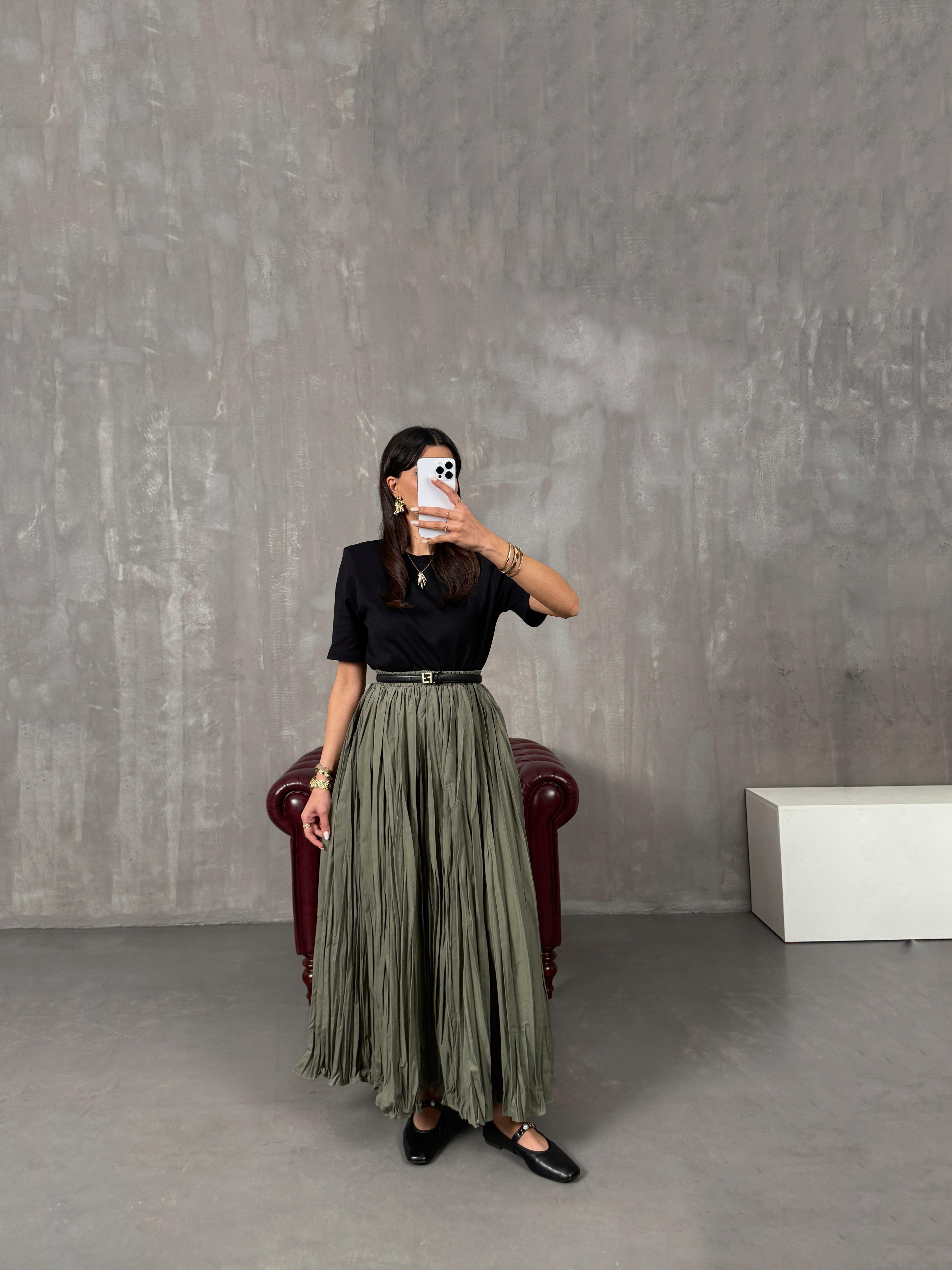 إيسا تنورة ماكسي كراش قماش مجعّد لون كاكي