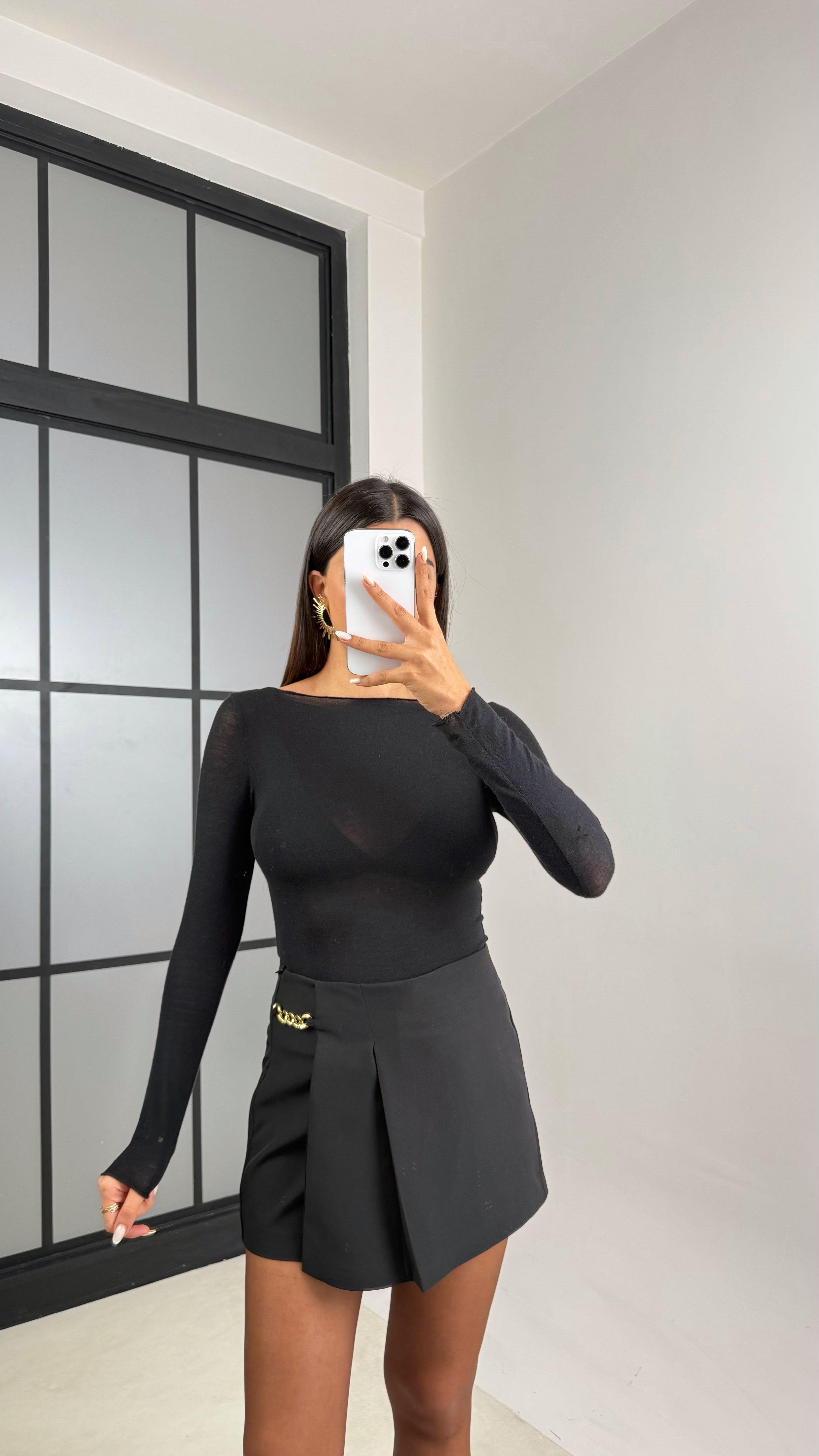 Siyah Zincir Detaylı Şort Etek GAUS-00590GAUSETEKGAUS-00590