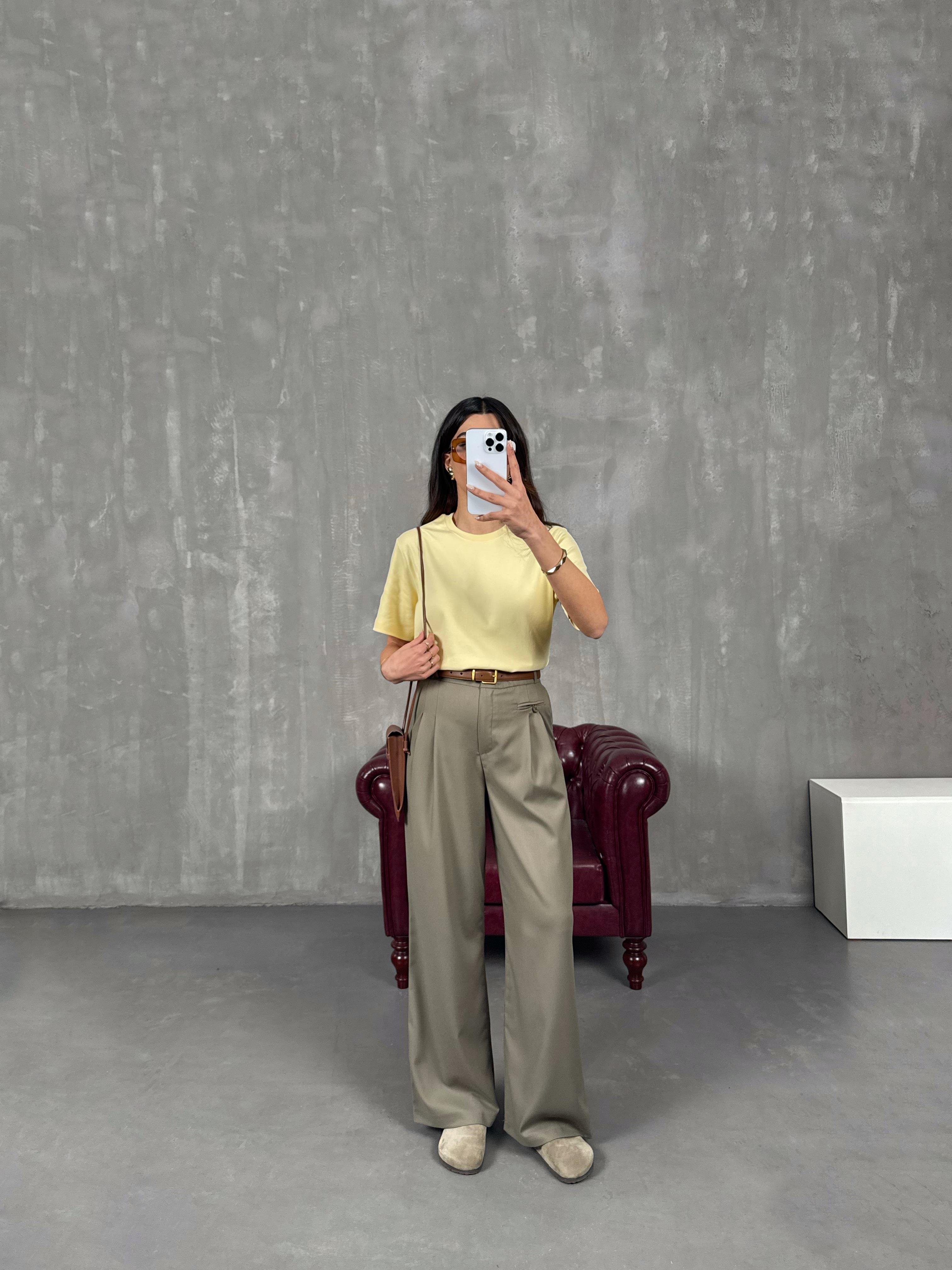 ريقال بنطال قماش كاكي بتفاصيل زر أمامي