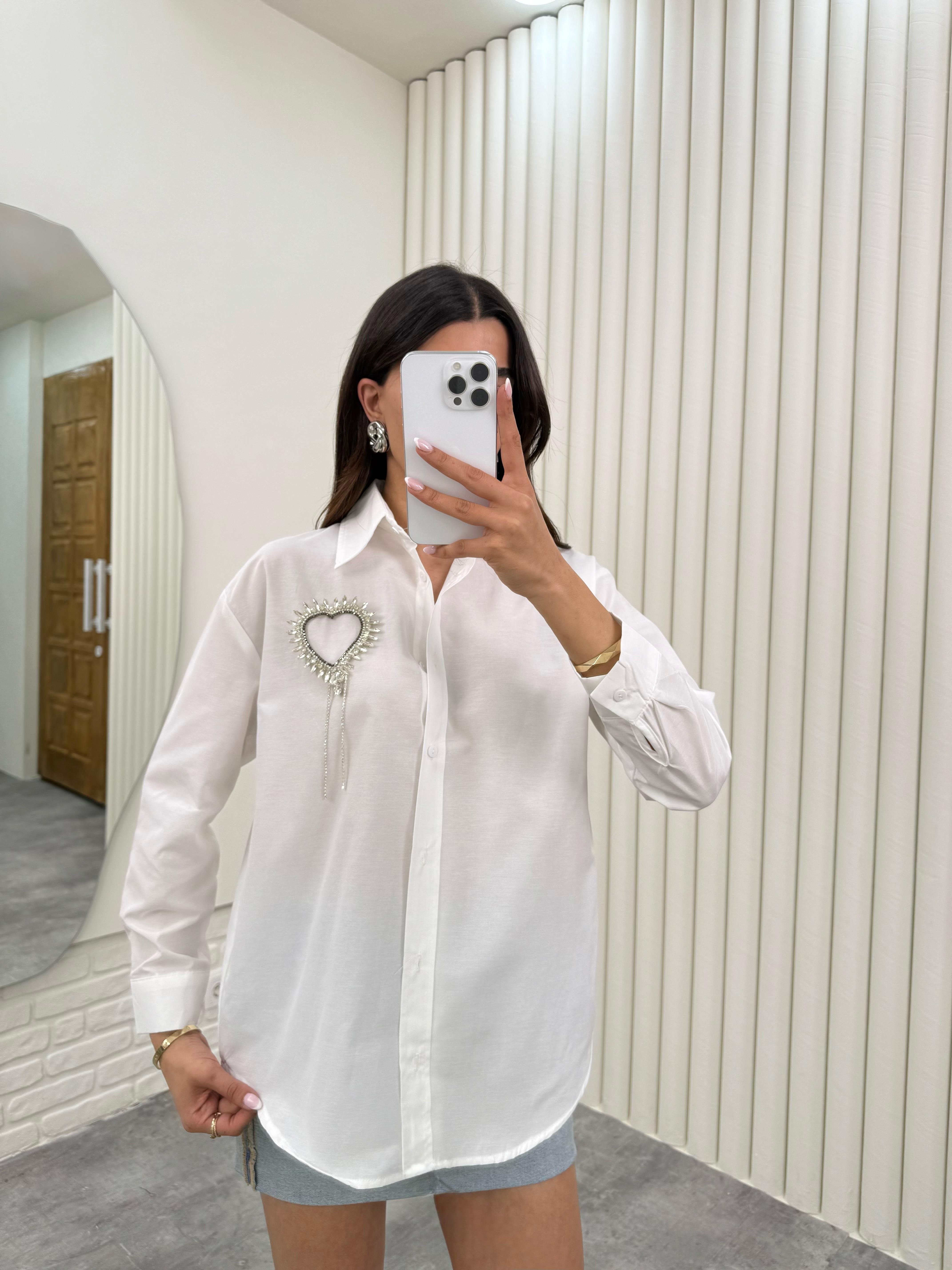 Beyaz Taşlı Kalp Yaka Detaylı Gömlek Gaus00299GausGÖMLEKGU1001687