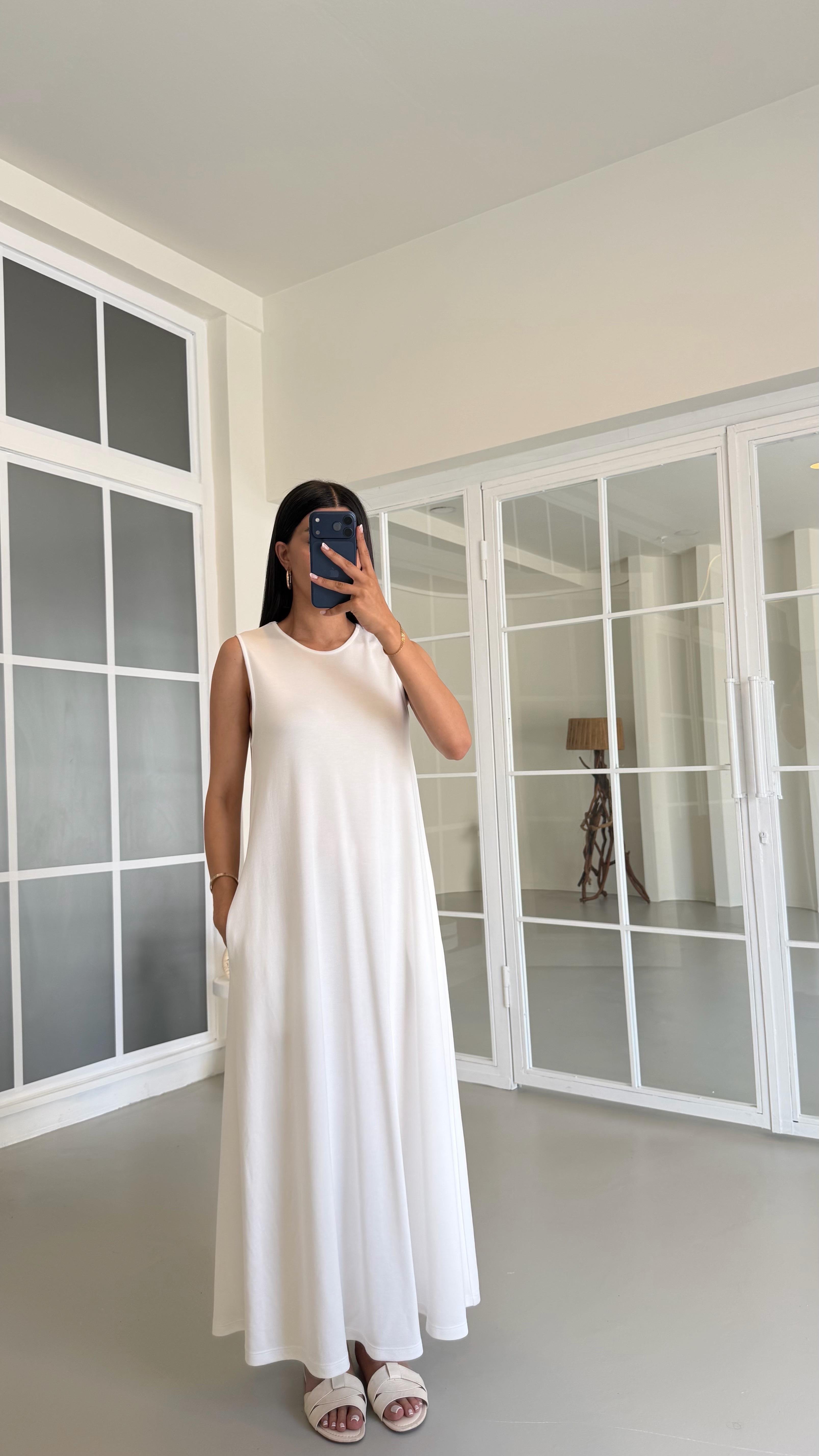 Beyaz Sıfır Kol Basic Modal Elbise GAUS-01522GAUSELBİSEGAUS-01522