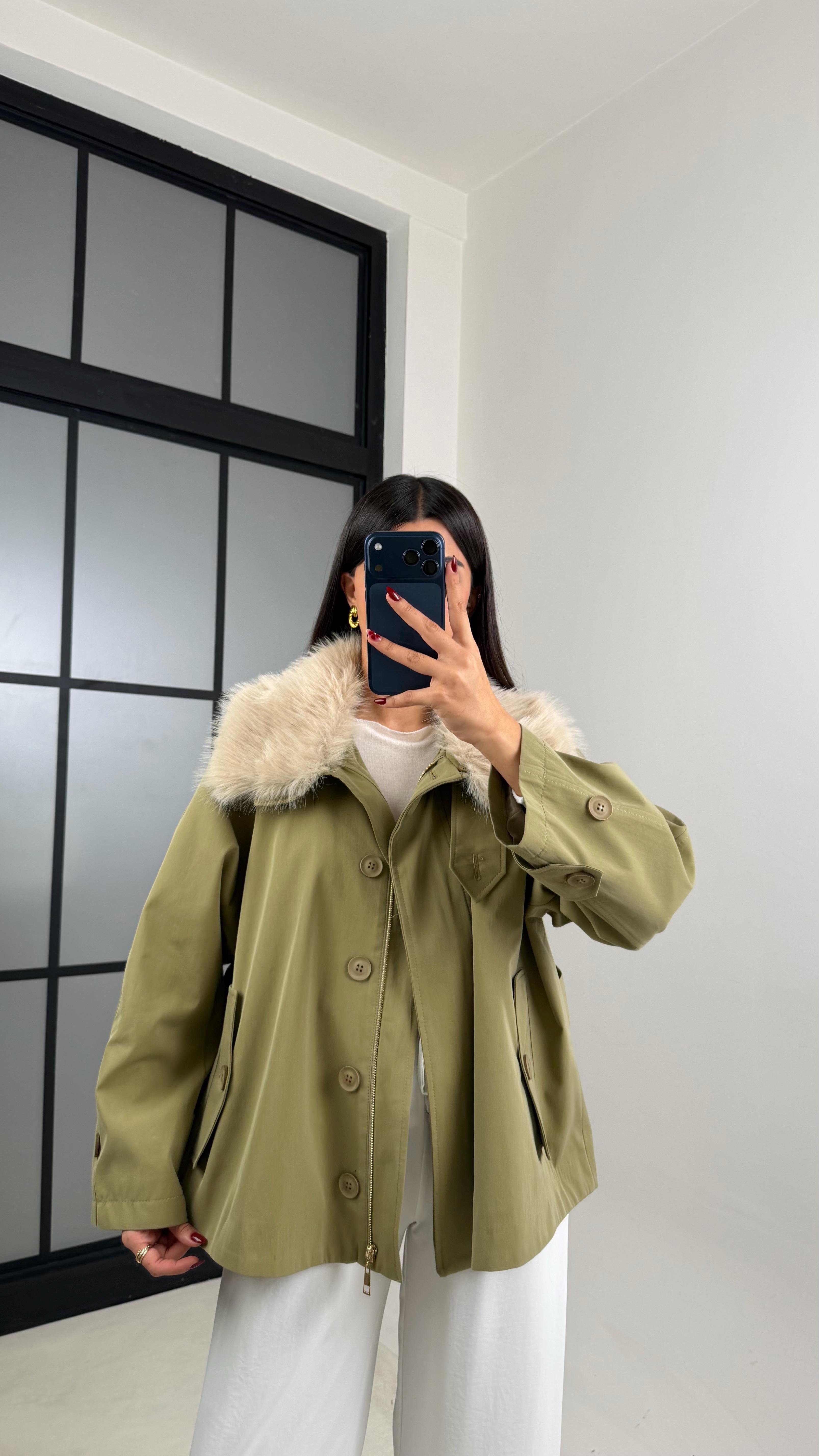 Yeşil Yaka Kürk Detaylı Astarlı Trençkot GAUS-00660GAUSTRENÇKOTGAUS-00660